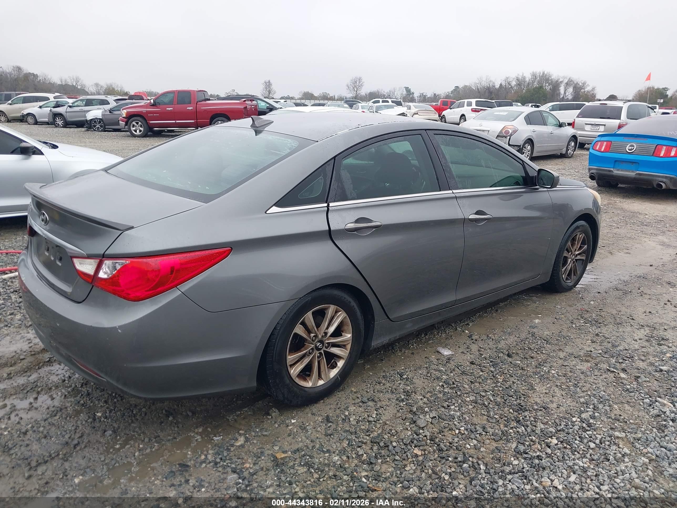 HYUNDAI SONATA image 4