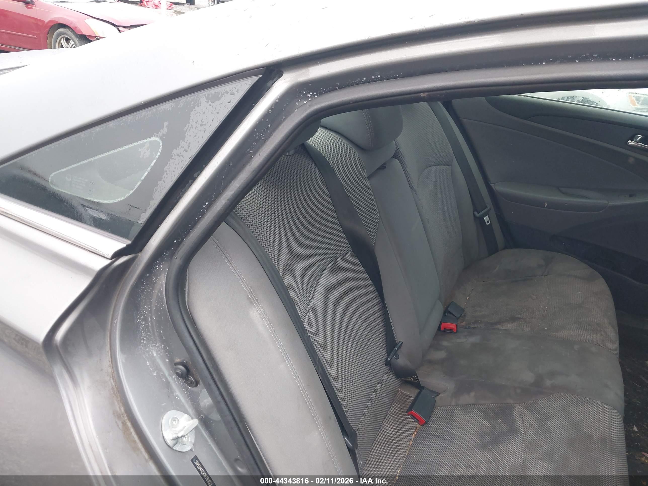 HYUNDAI SONATA image 8