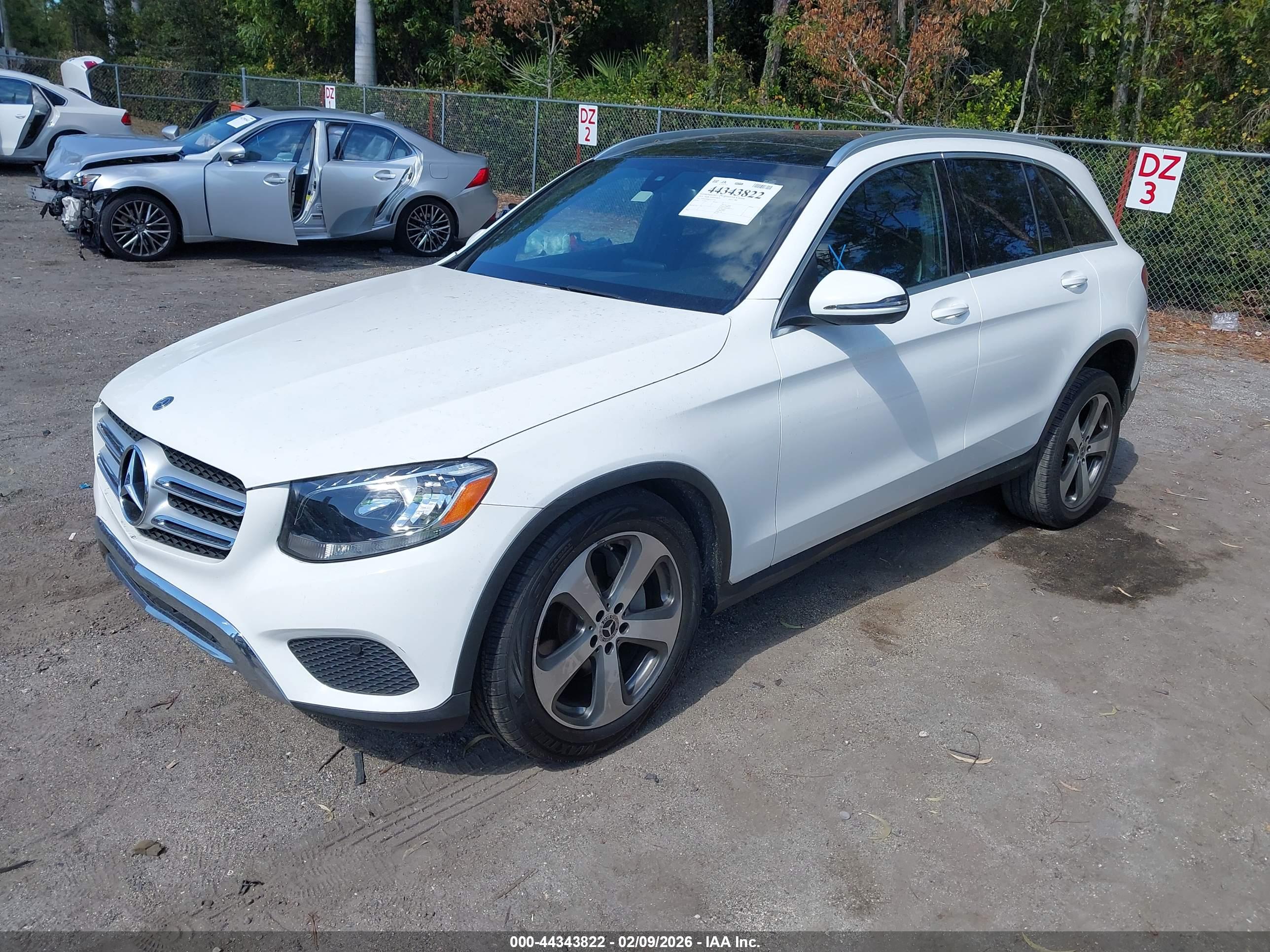 MERCEDES-BENZ GLC image 2