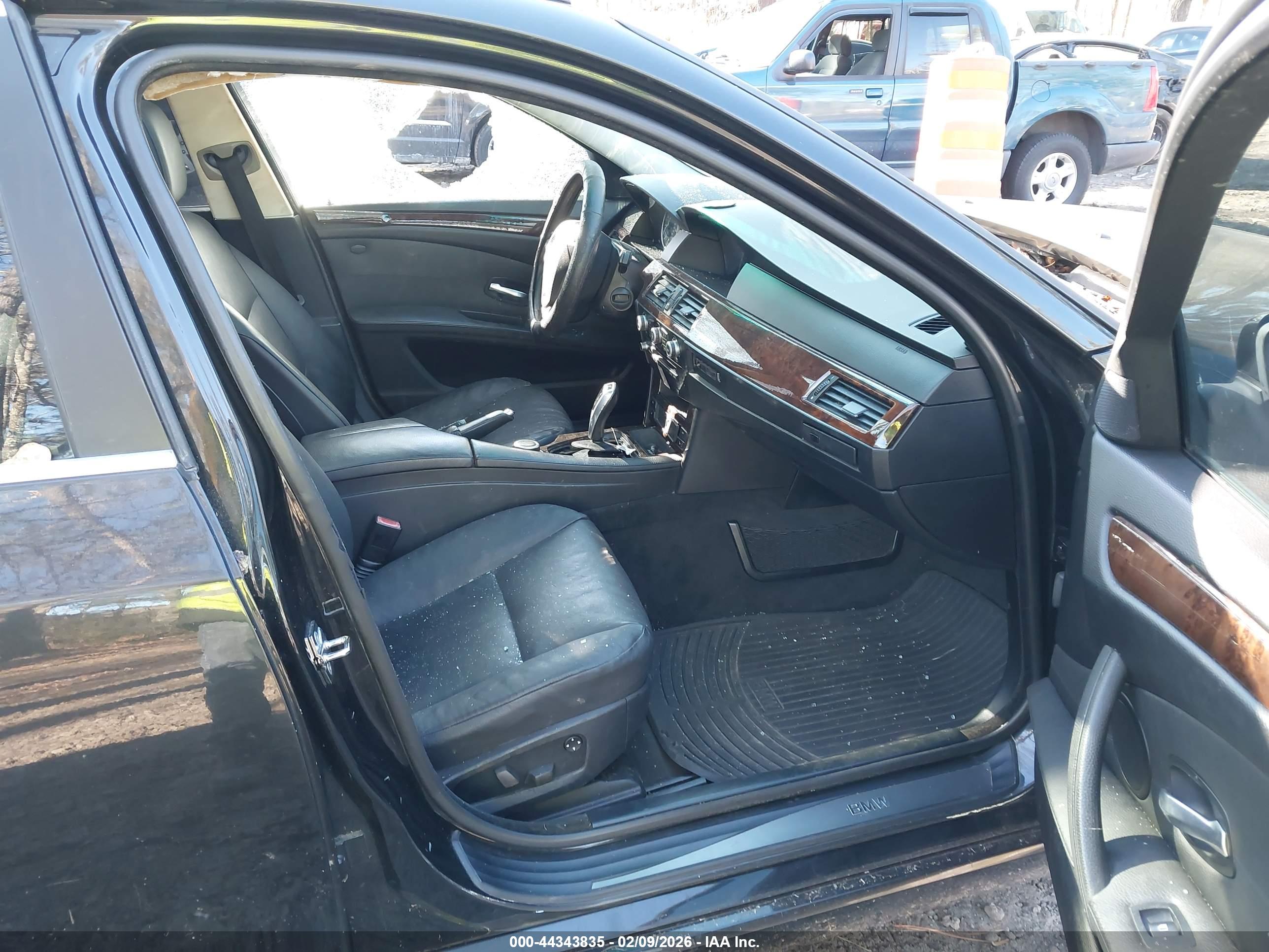 BMW 535XI image 5