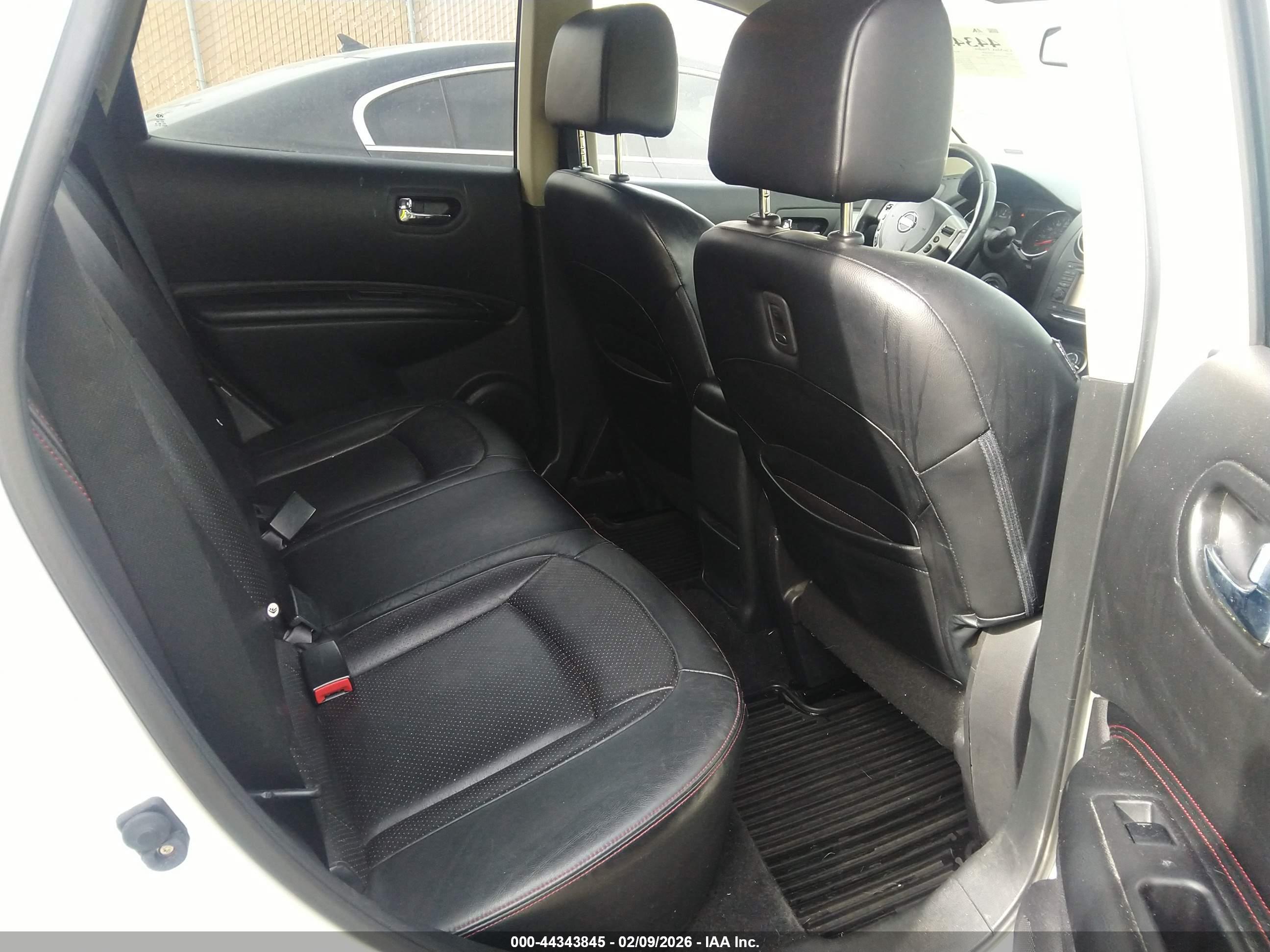 NISSAN ROGUE image 8