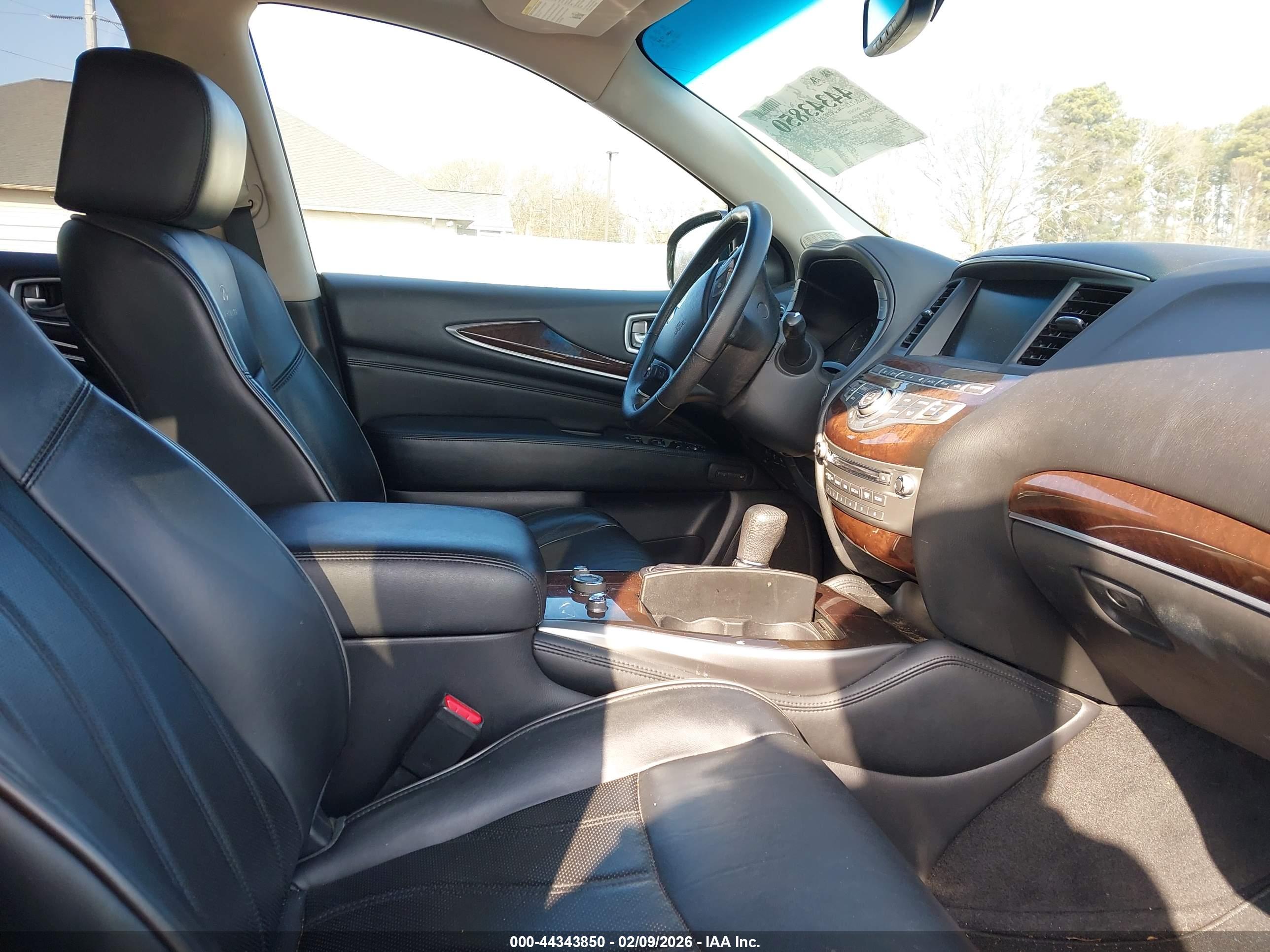 INFINITI JX35 image 5
