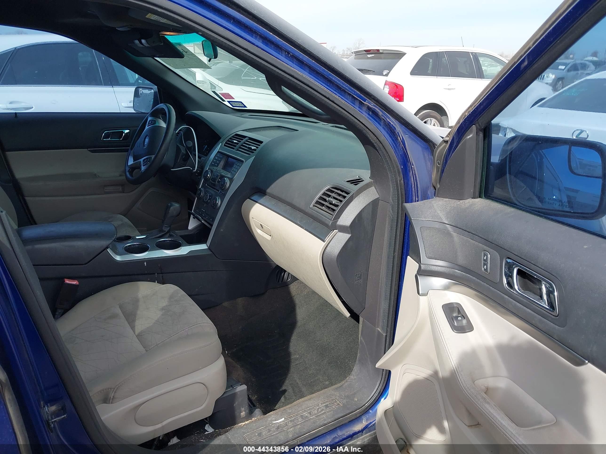 FORD EXPLORER image 5