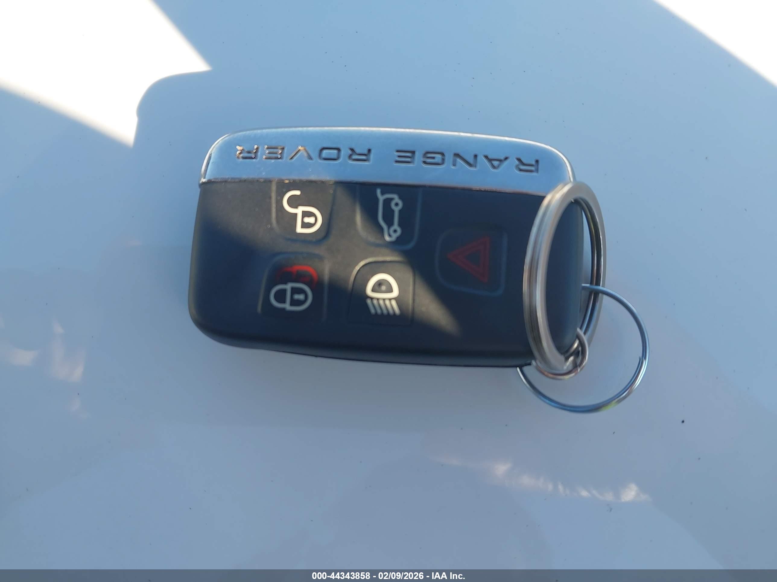 LAND ROVER image 11