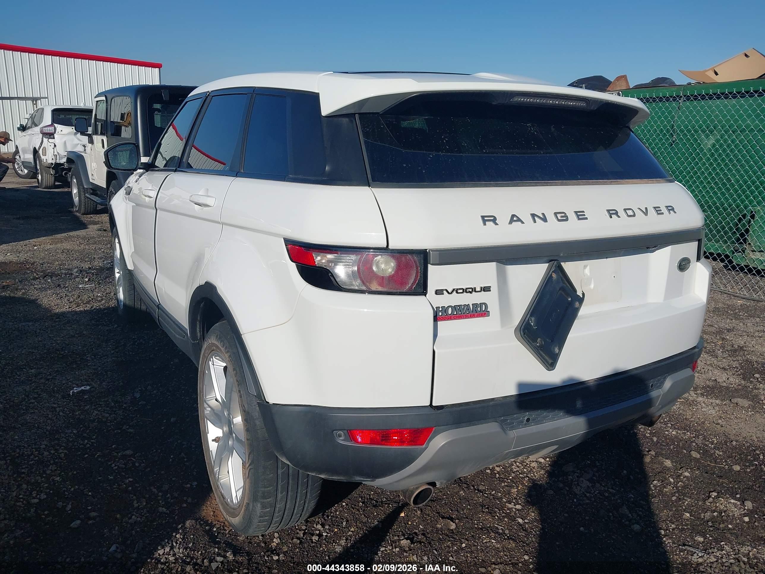 LAND ROVER image 3