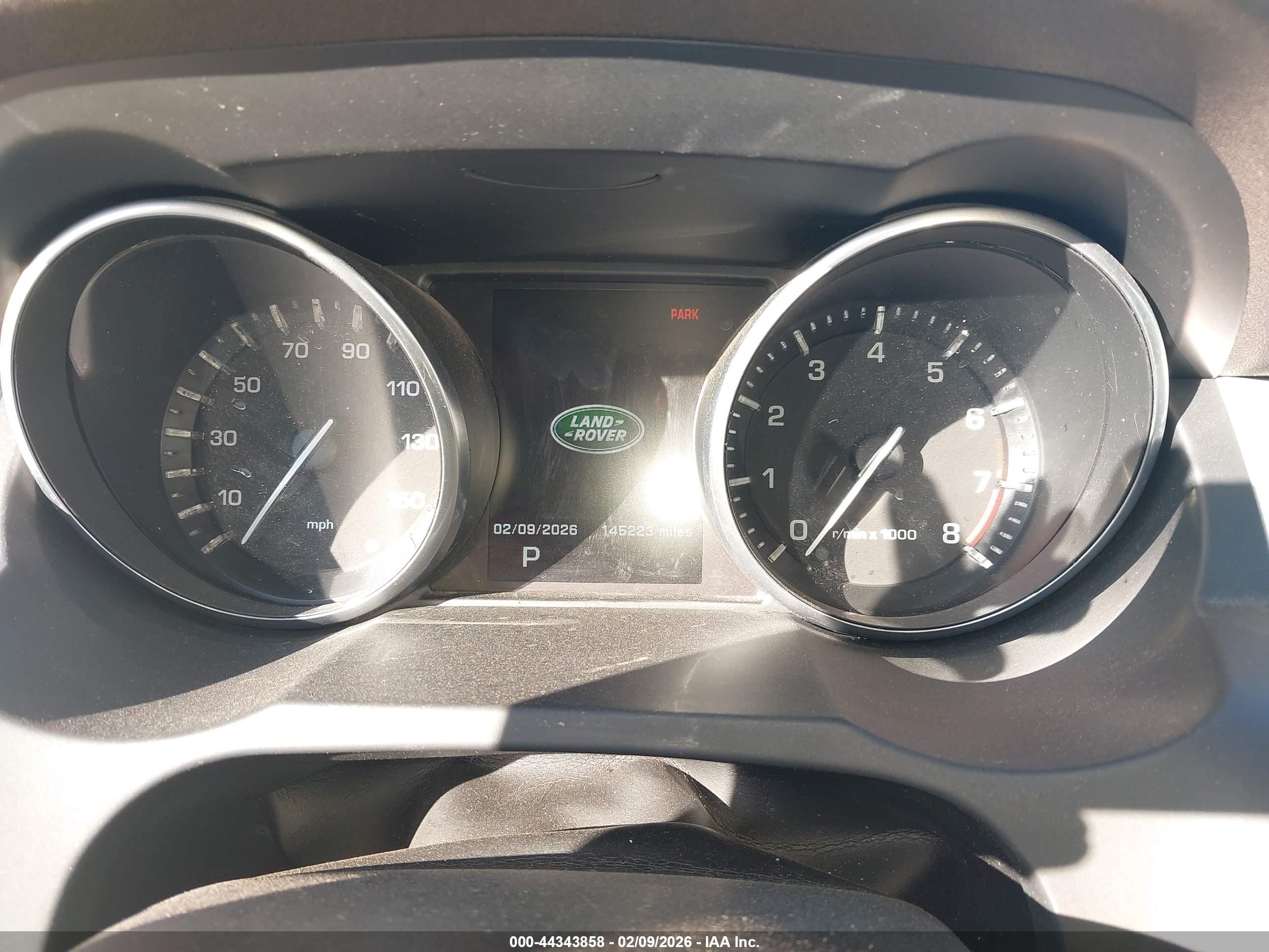 LAND ROVER image 7