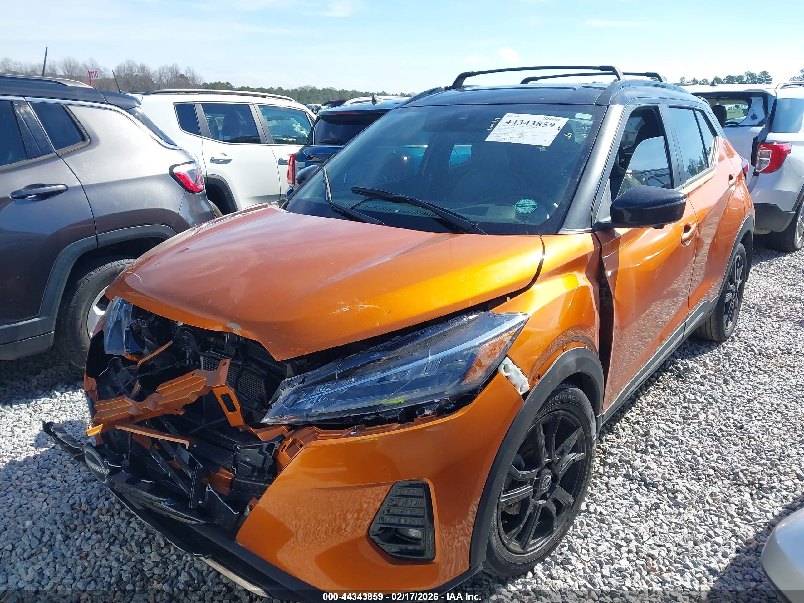 NISSAN KICKS image 2