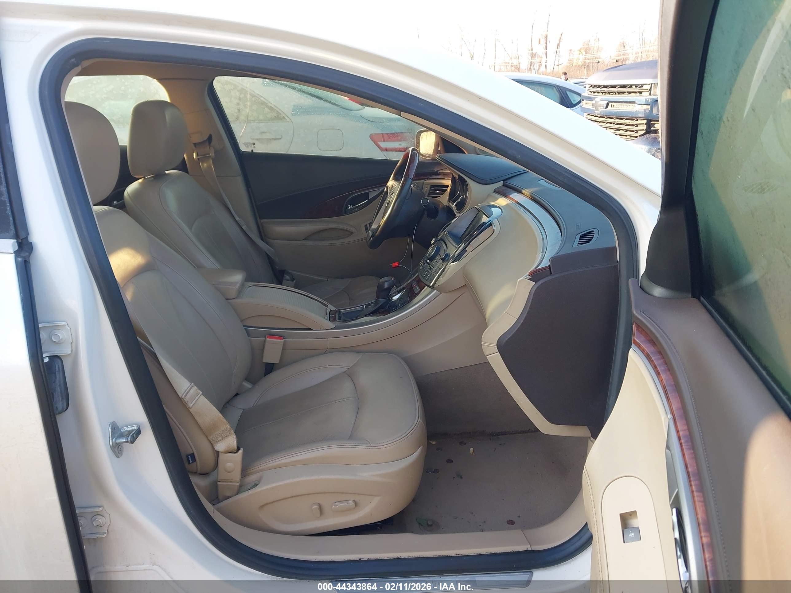 BUICK LACROSSE image 5