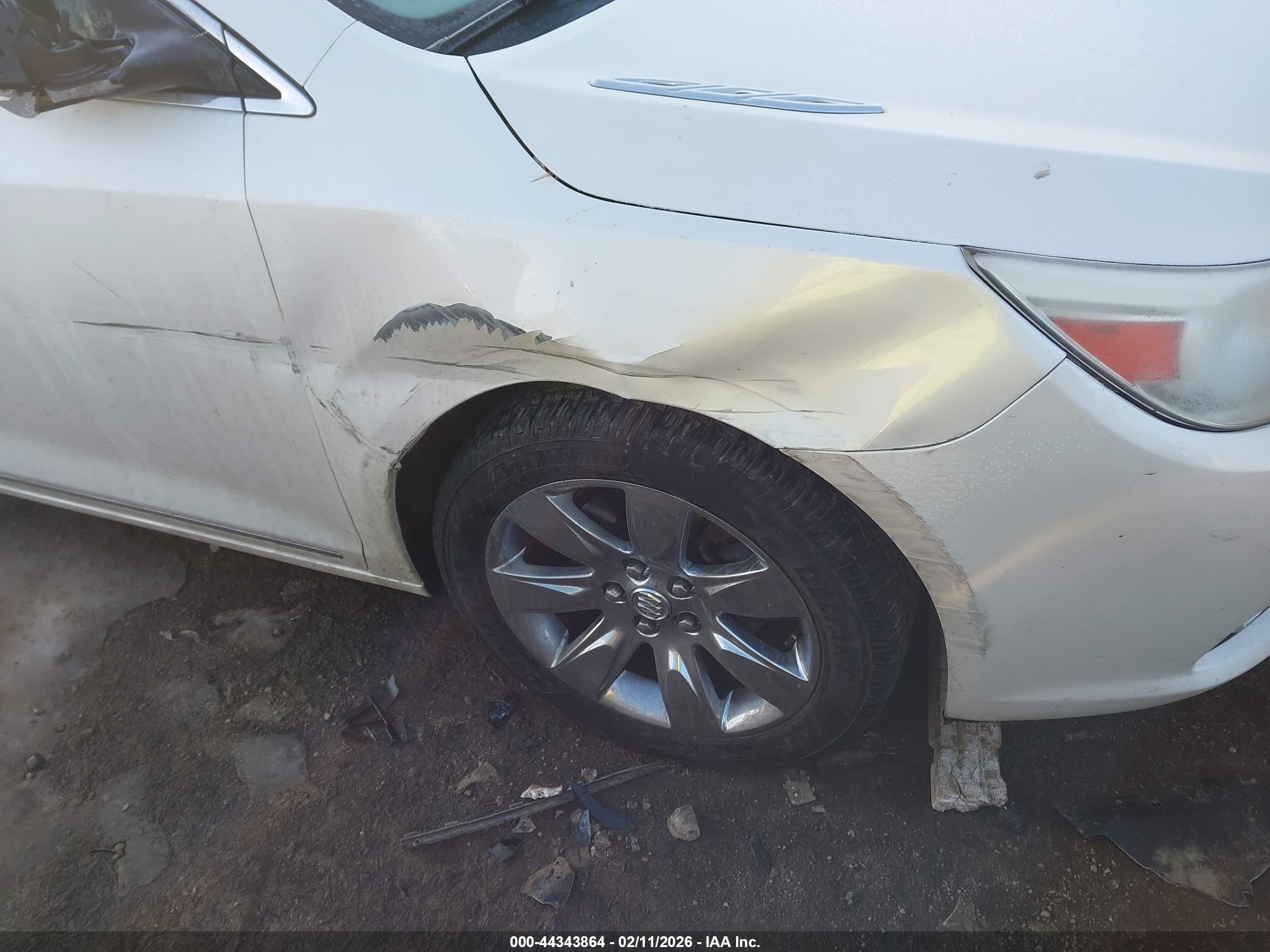 BUICK LACROSSE image 6