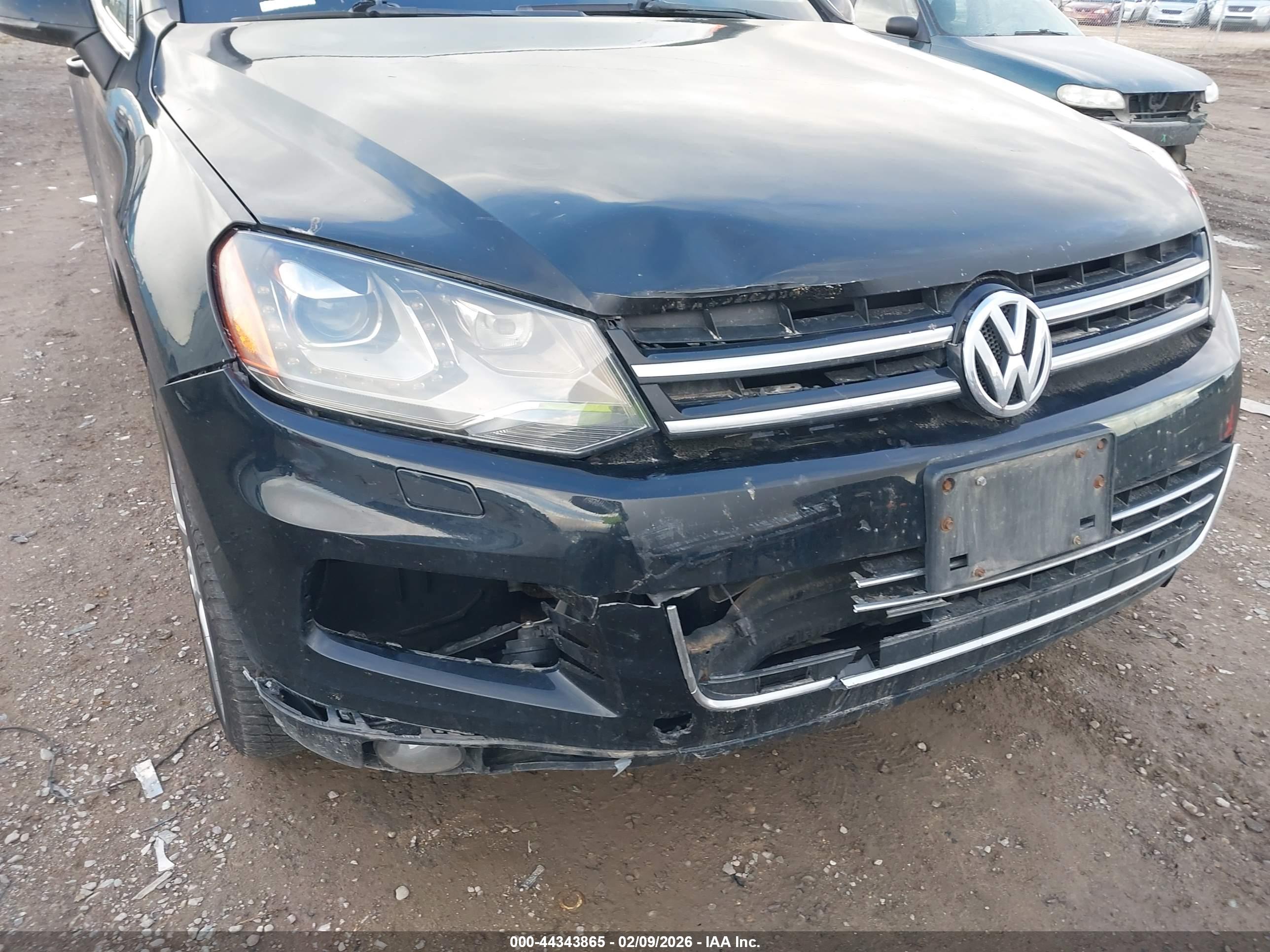 VOLKSWAGEN TOUAREG image 6