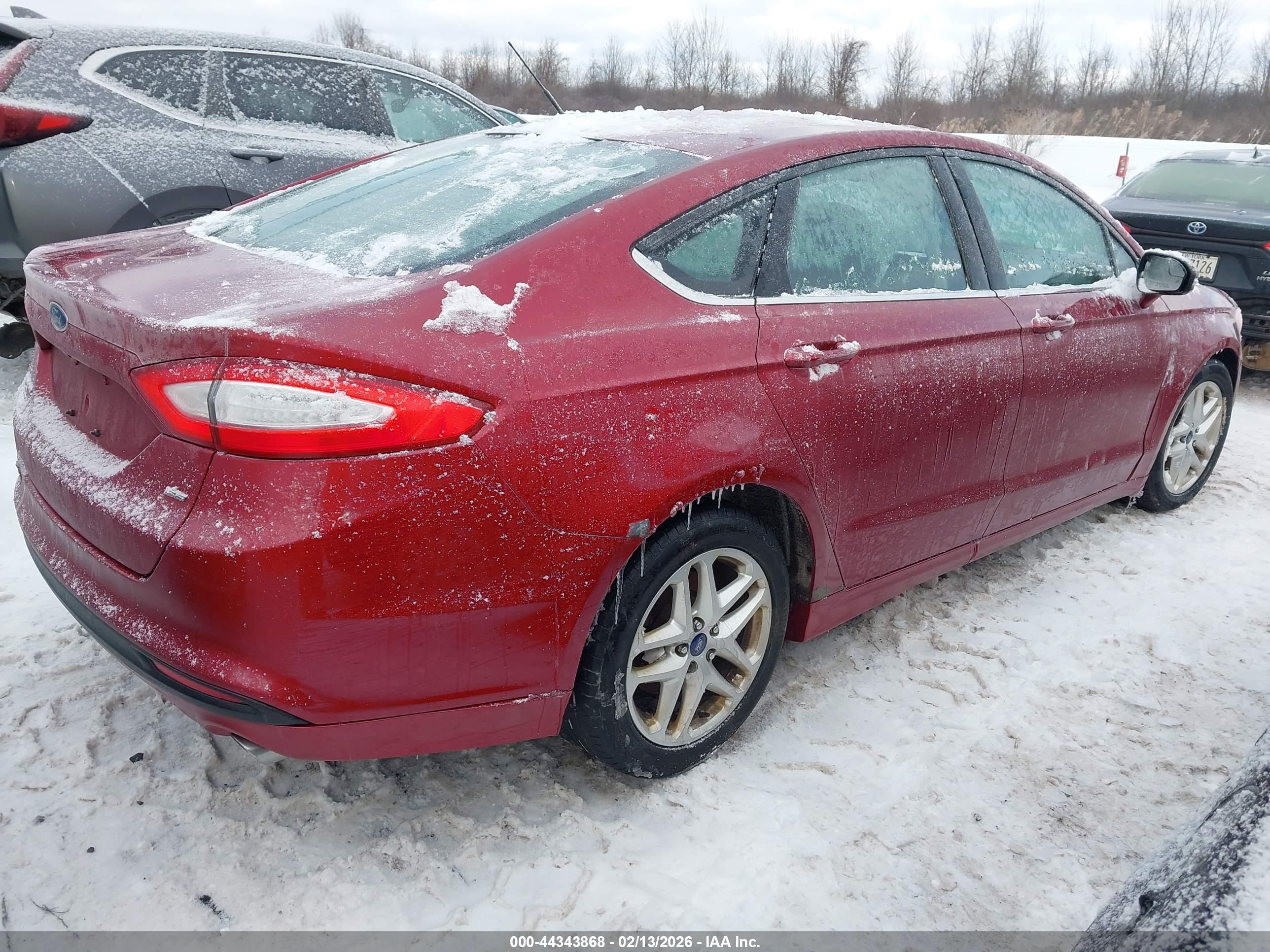 FORD FUSION image 4