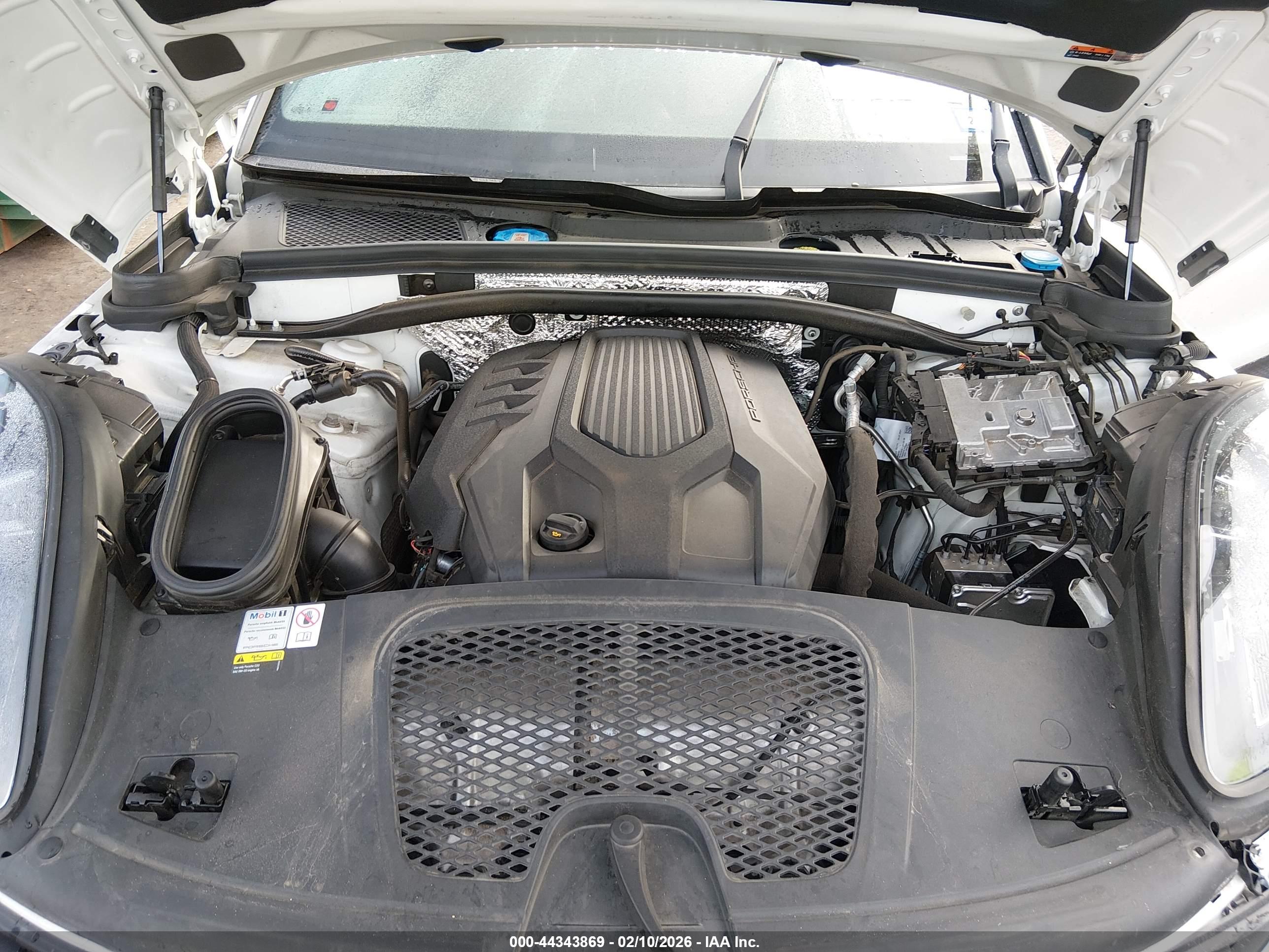 PORSCHE MACAN image 10