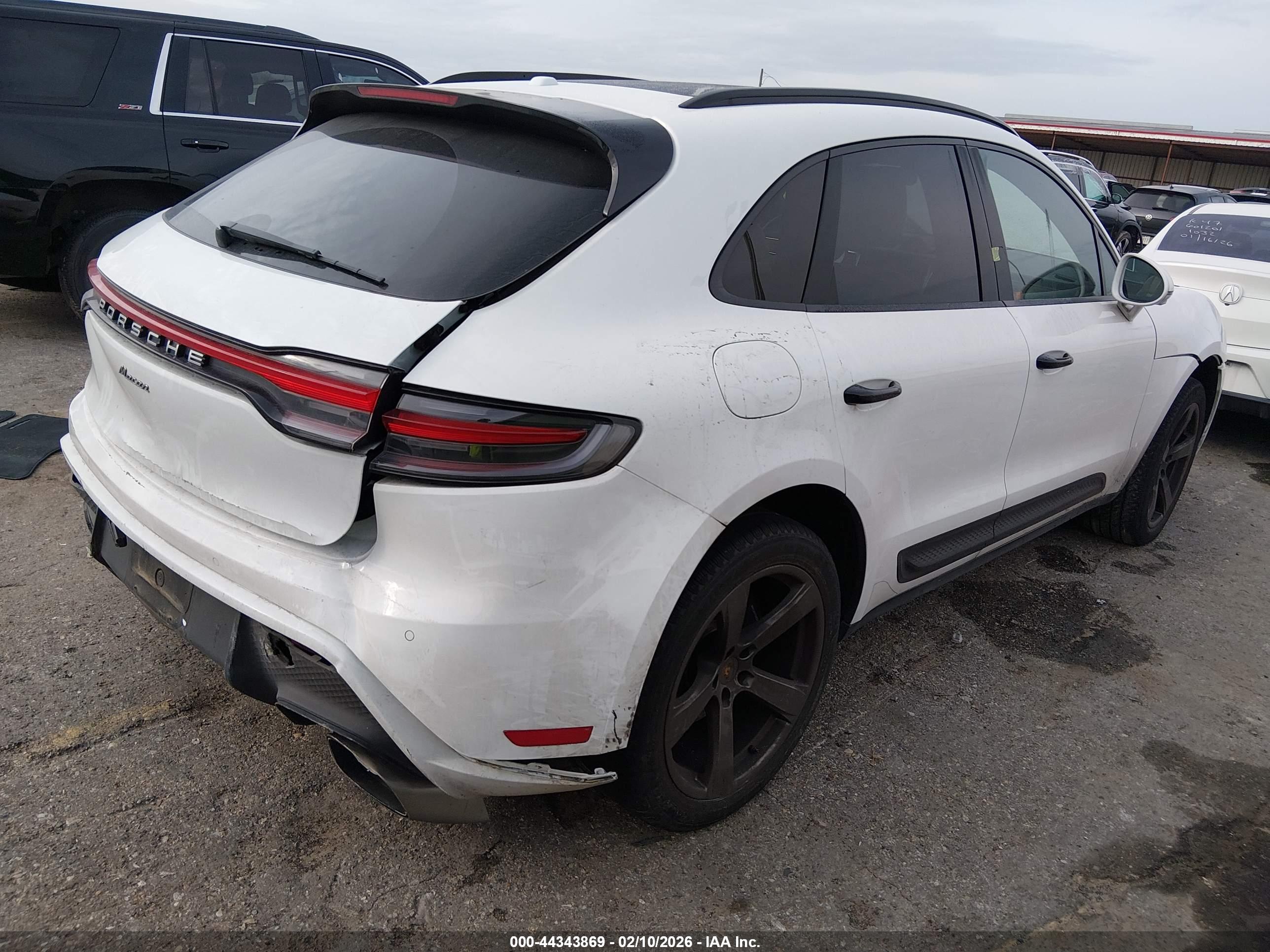 PORSCHE MACAN image 4