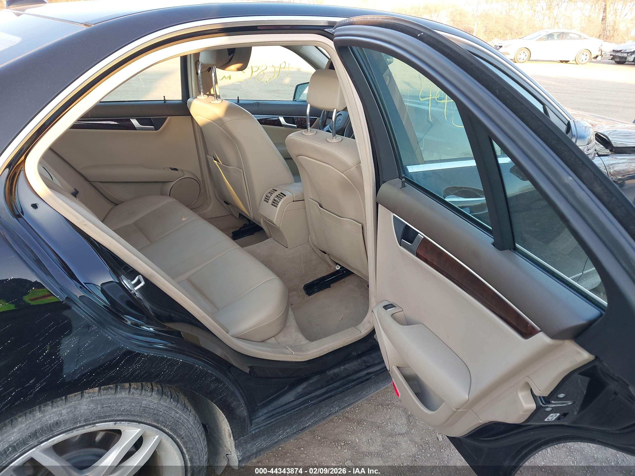 MERCEDES-BENZ C image 8