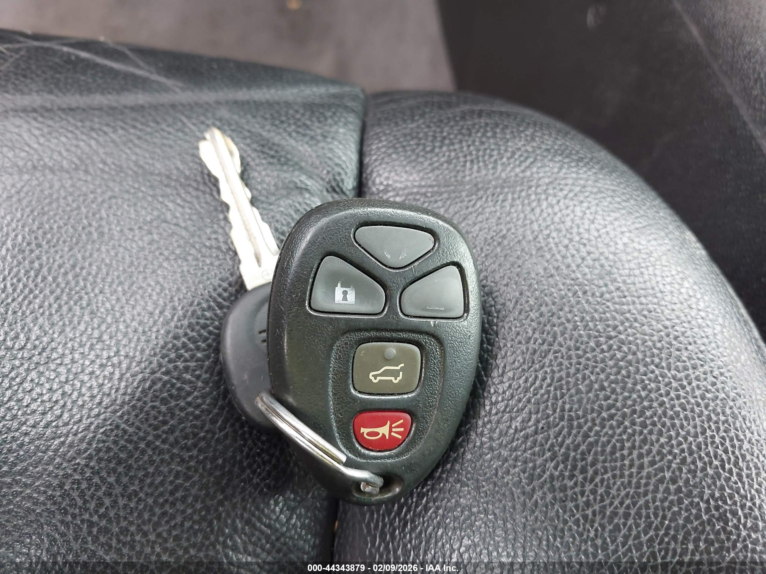 GMC YUKON image 11