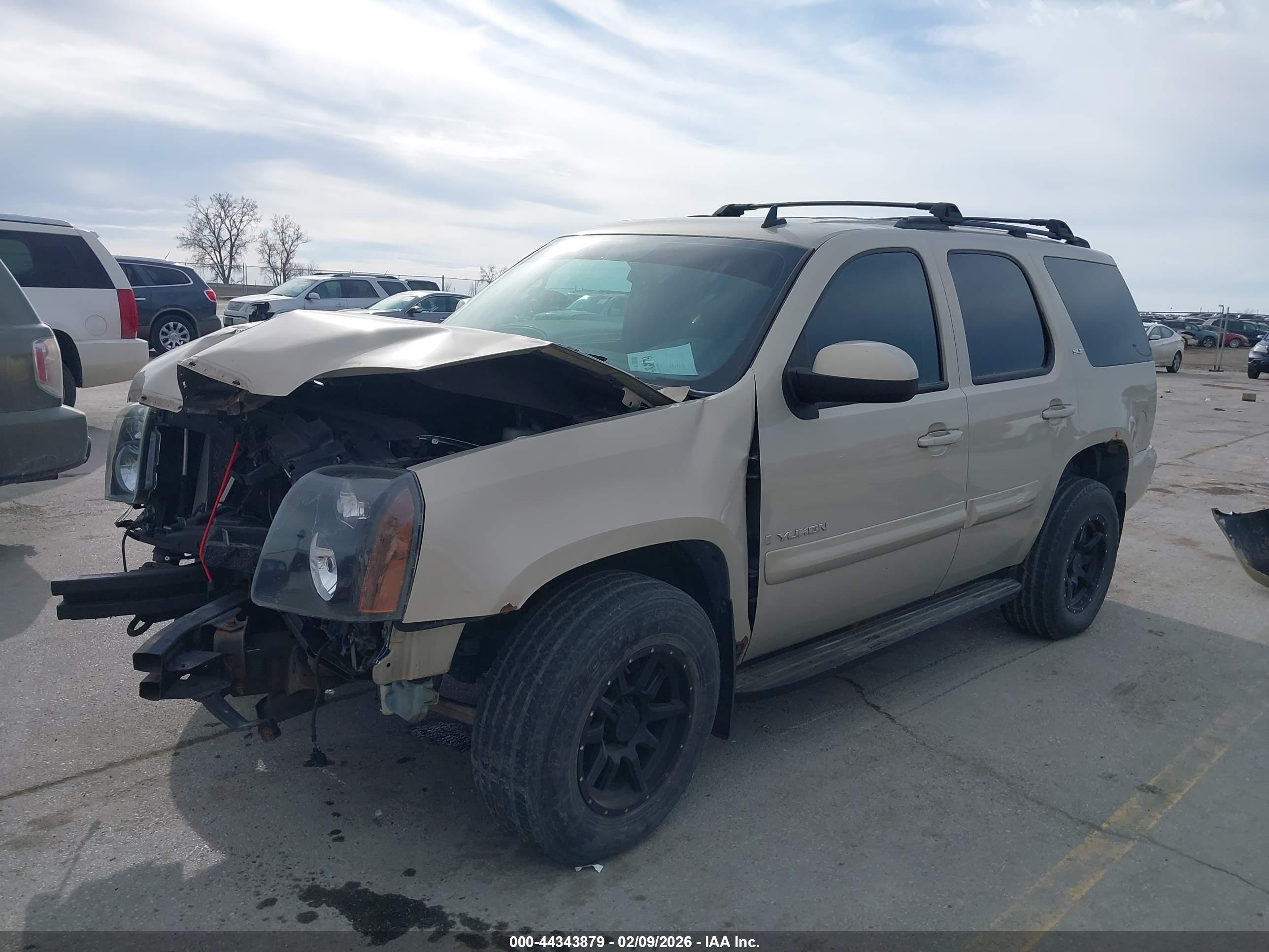 GMC YUKON image 2