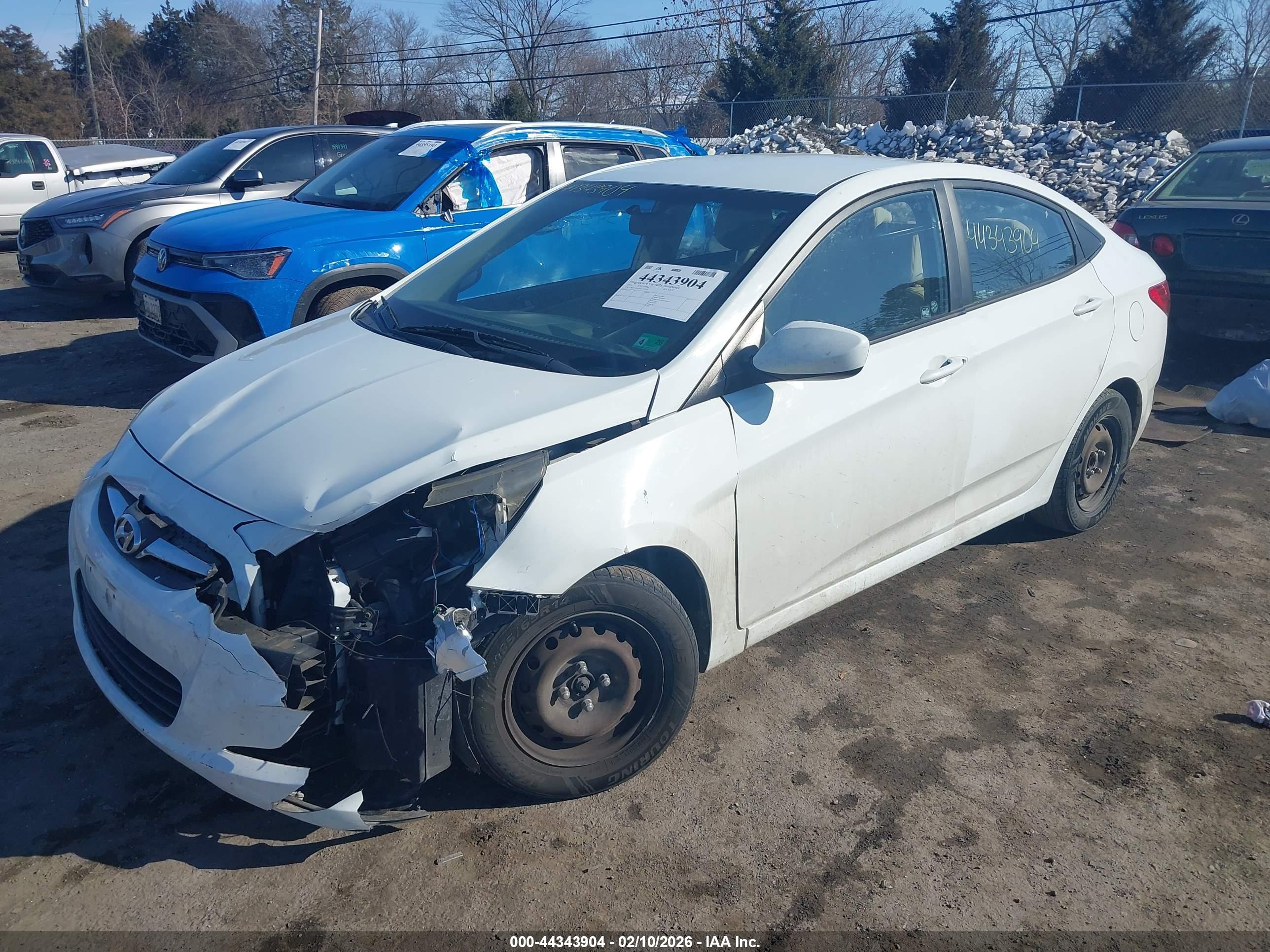 HYUNDAI ACCENT image 2