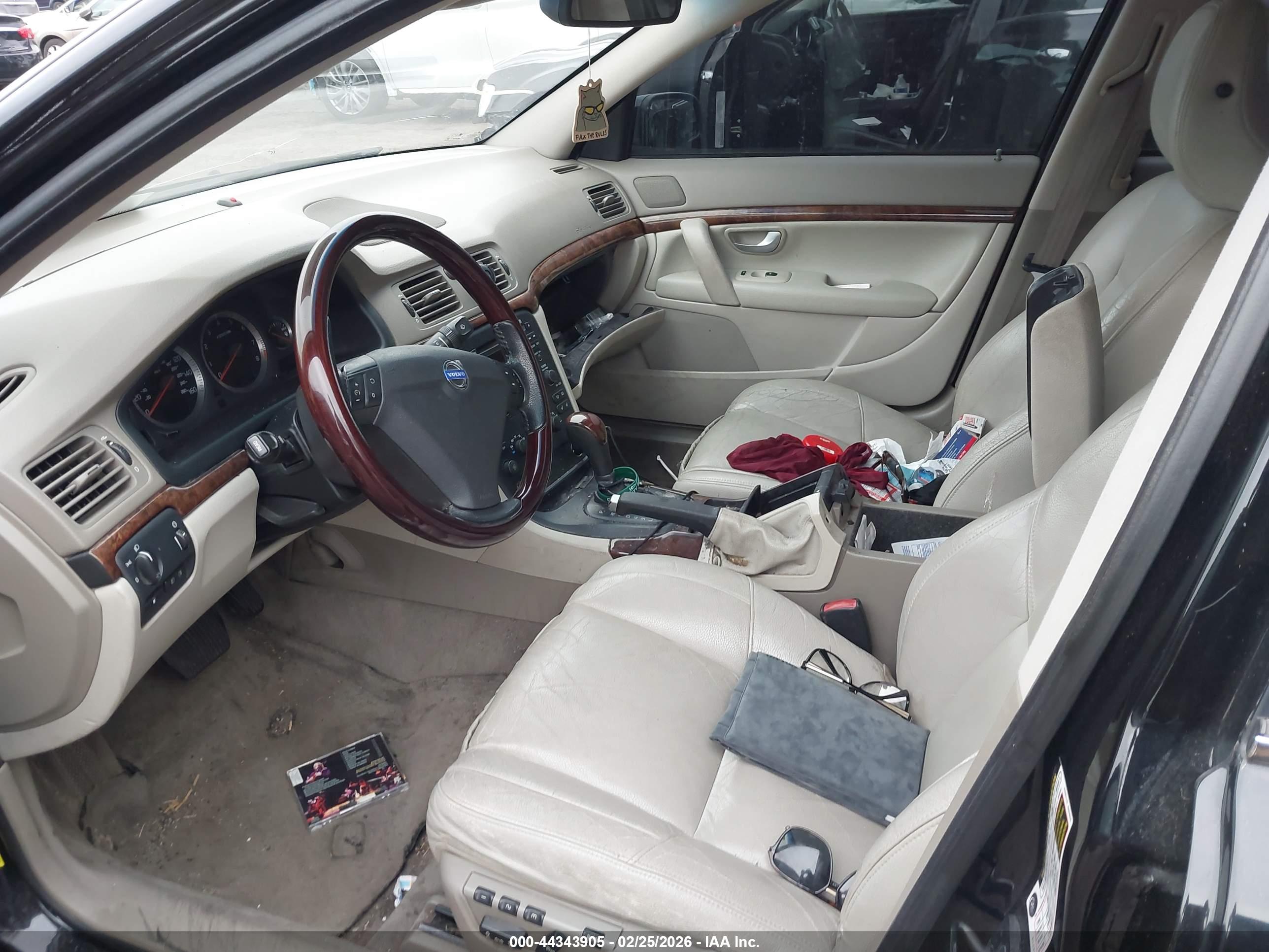 VOLVO S80 image 5
