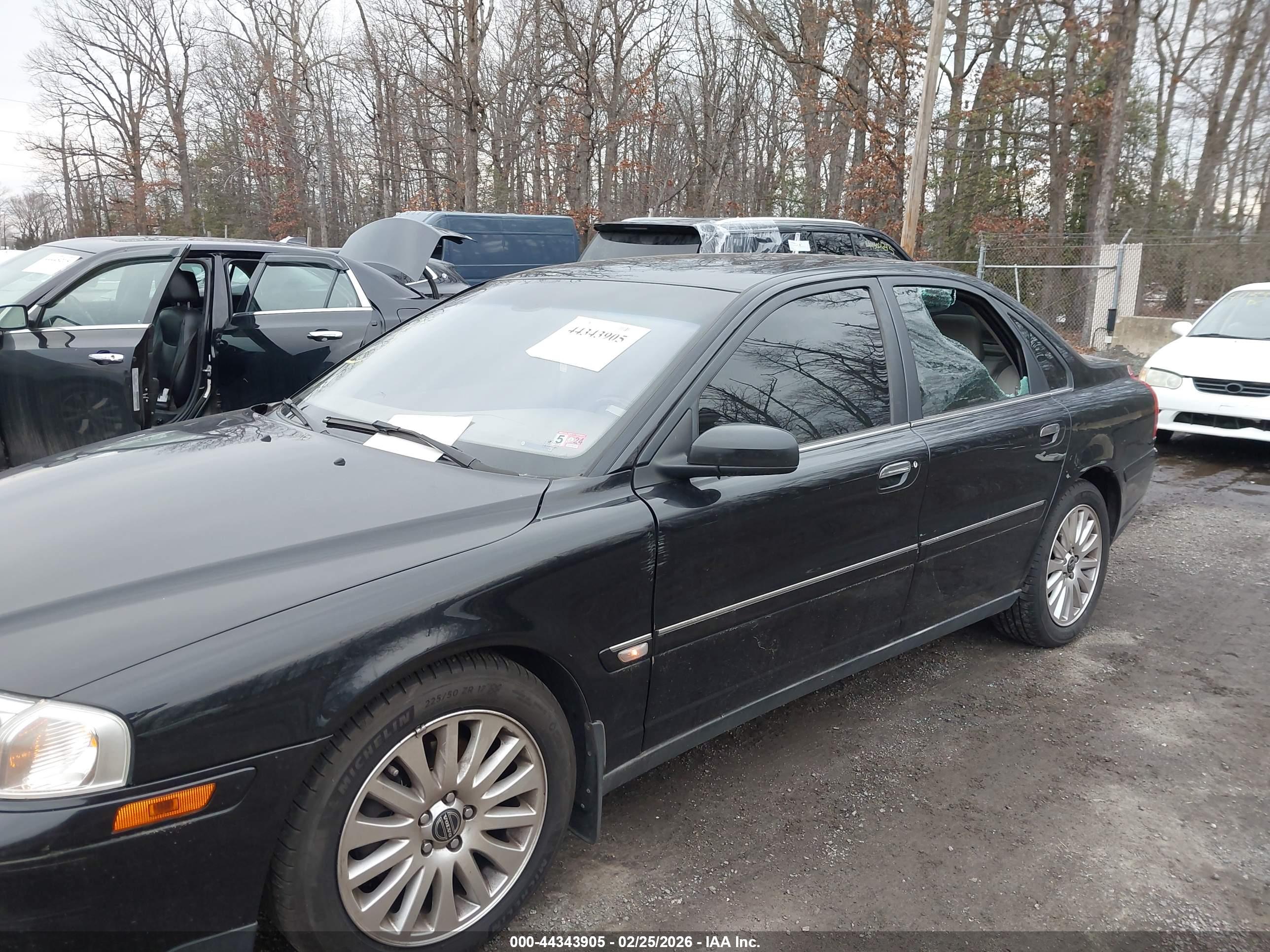 VOLVO S80 image 6