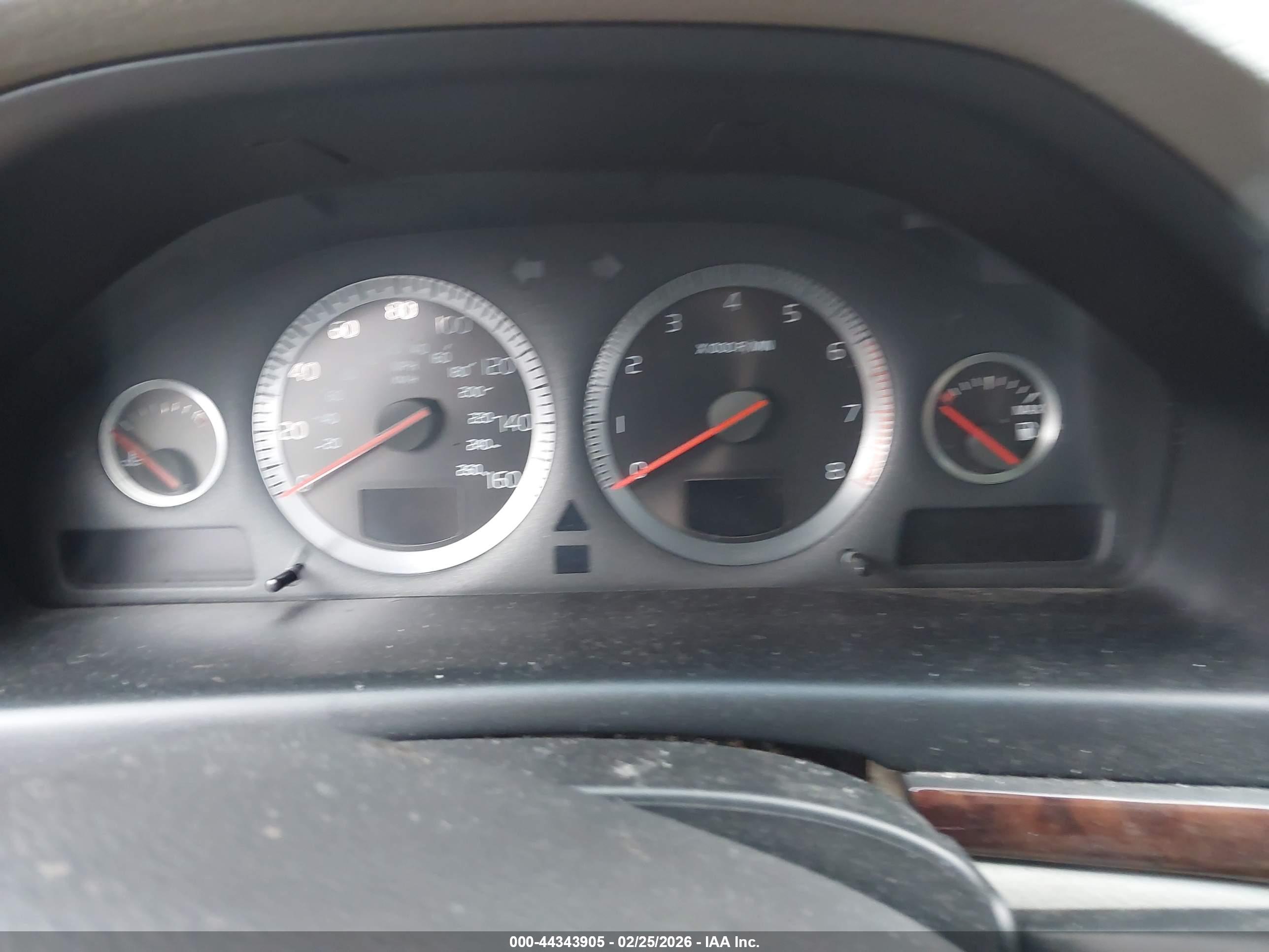 VOLVO S80 image 7