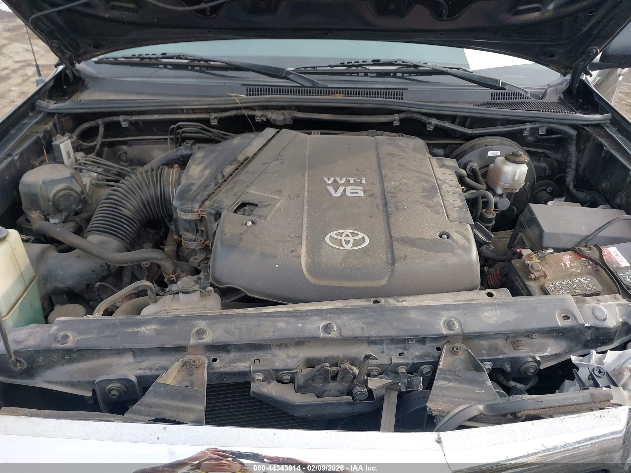 TOYOTA TACOMA image 10