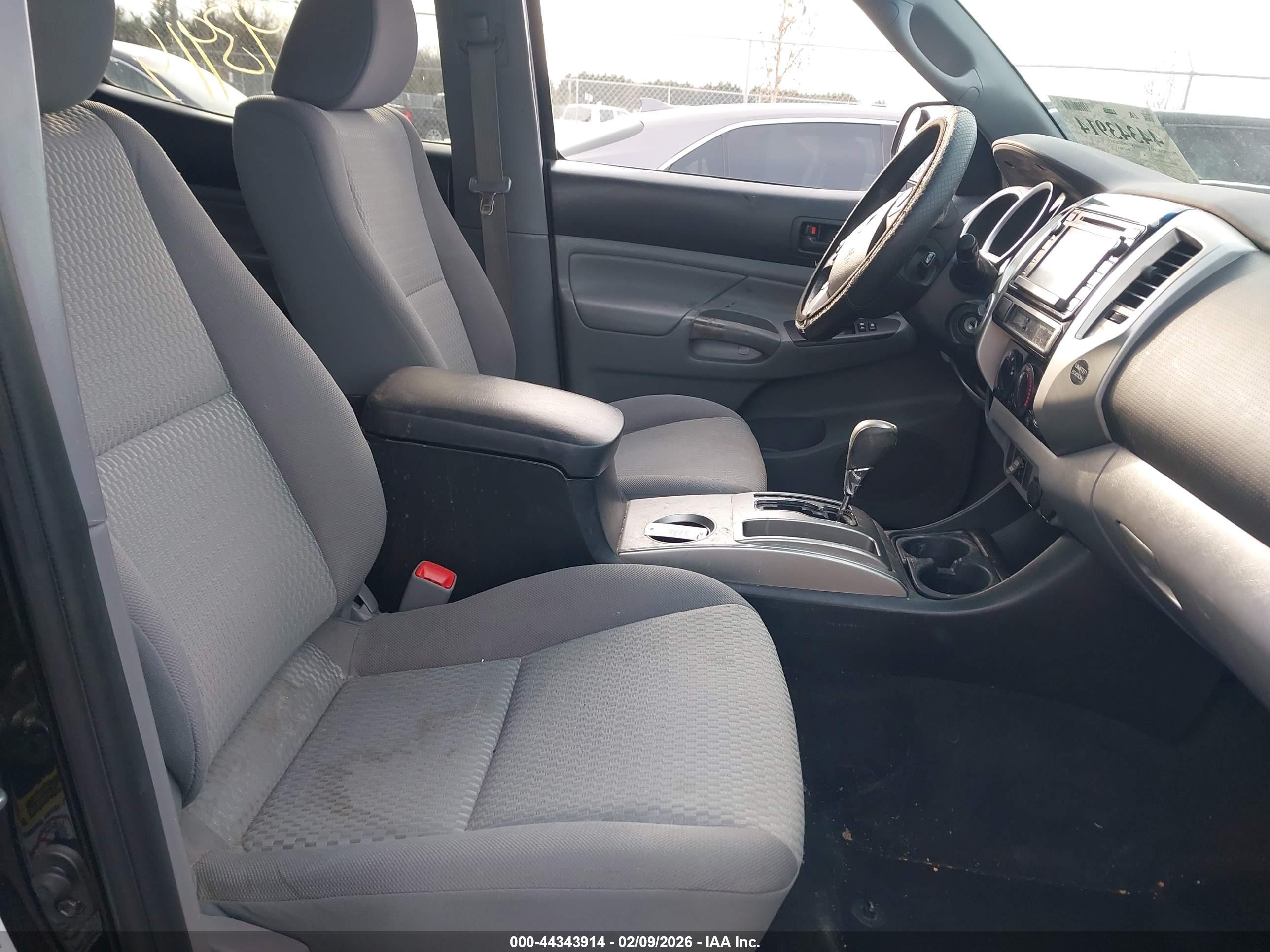 TOYOTA TACOMA image 5