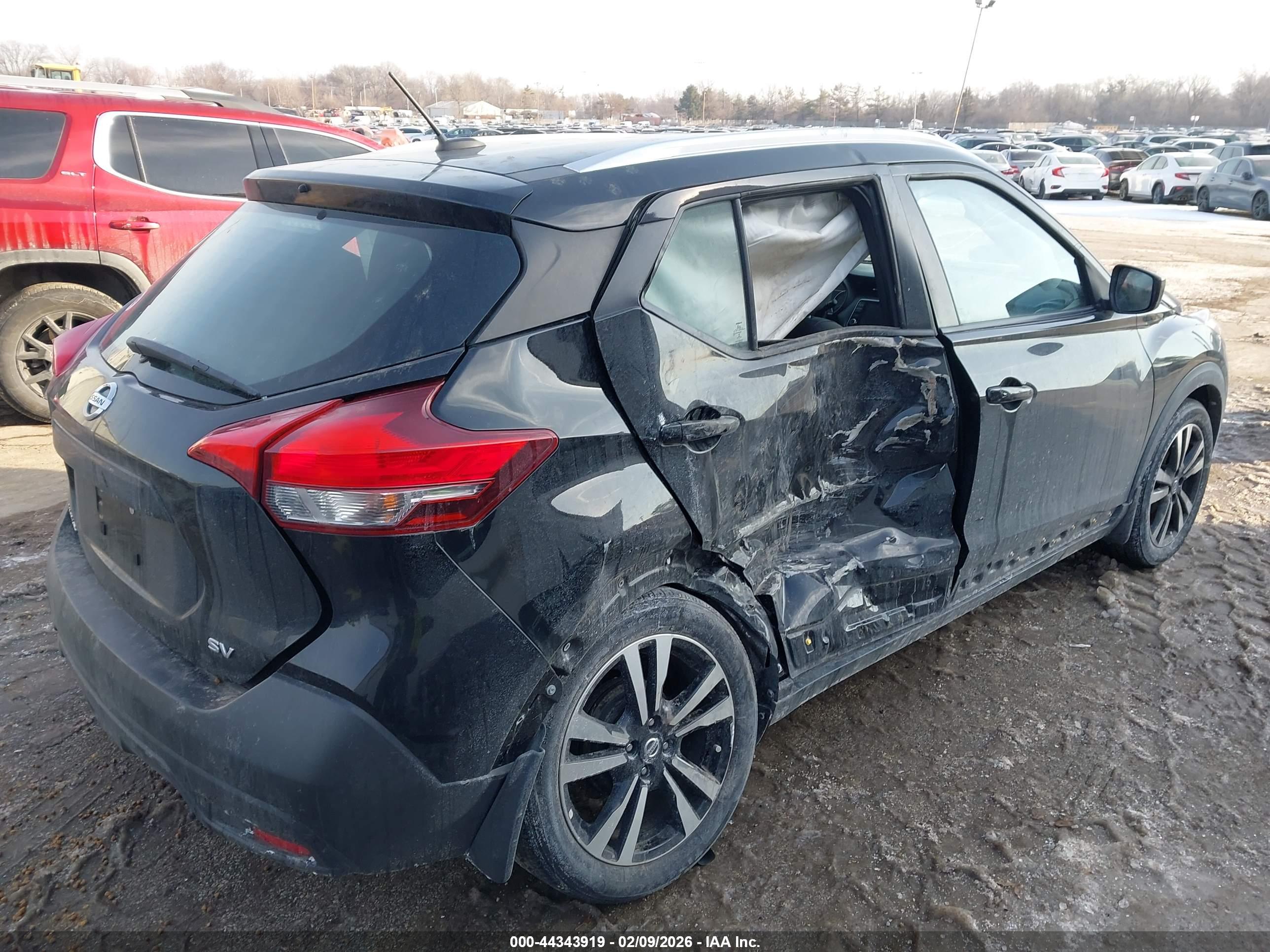 NISSAN KICKS image 4