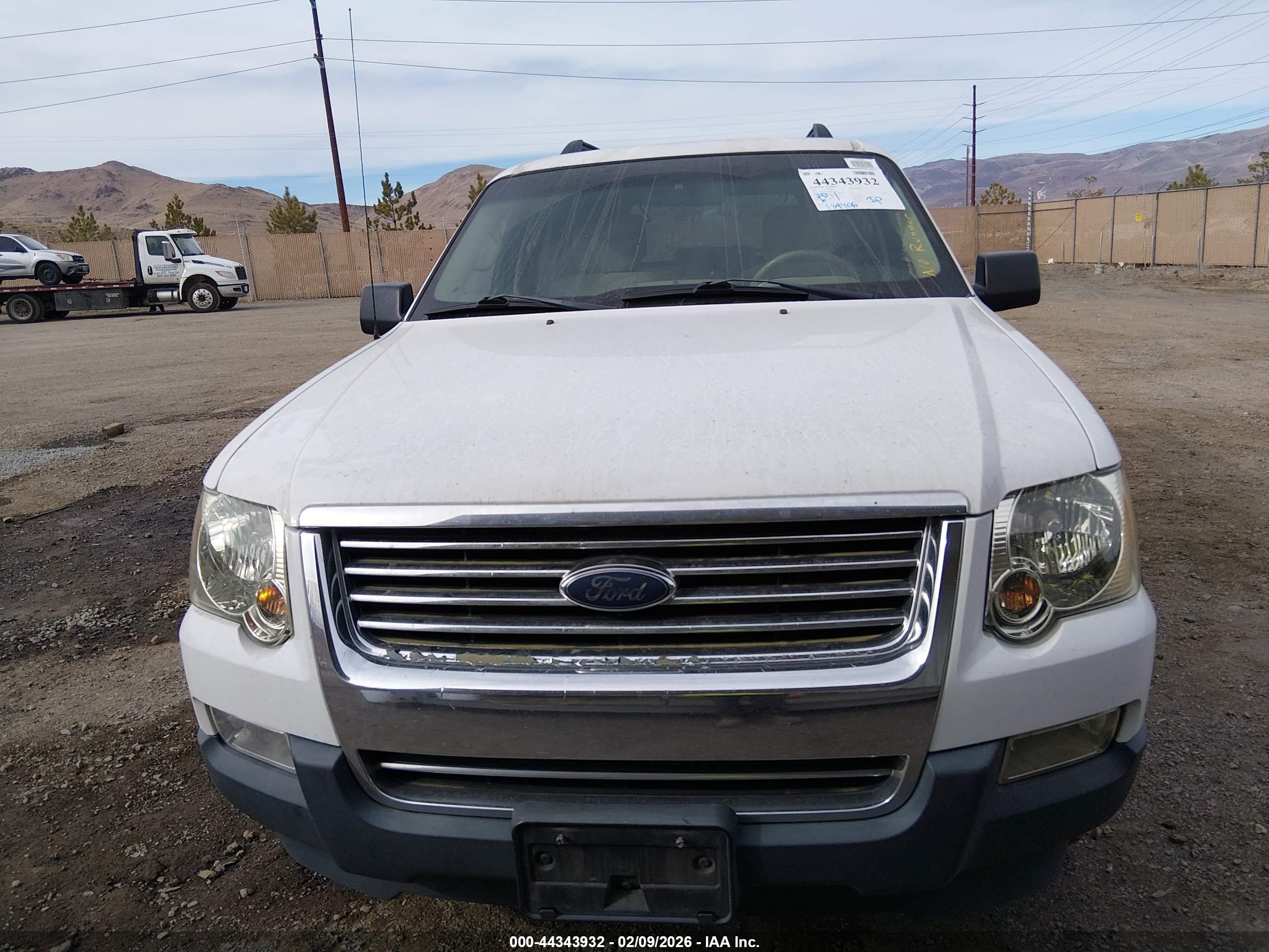 FORD EXPLORER image 6
