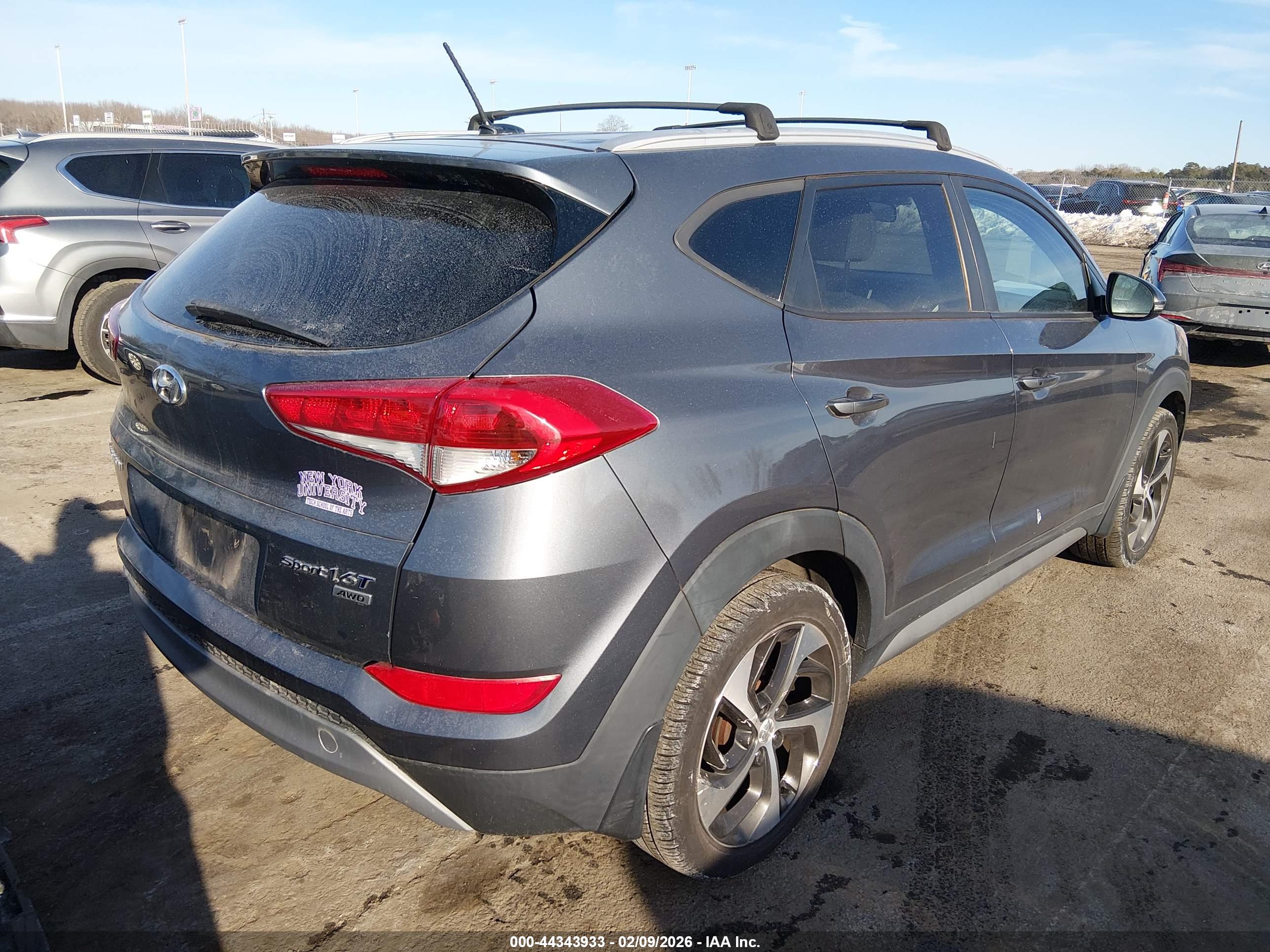 HYUNDAI TUCSON image 4