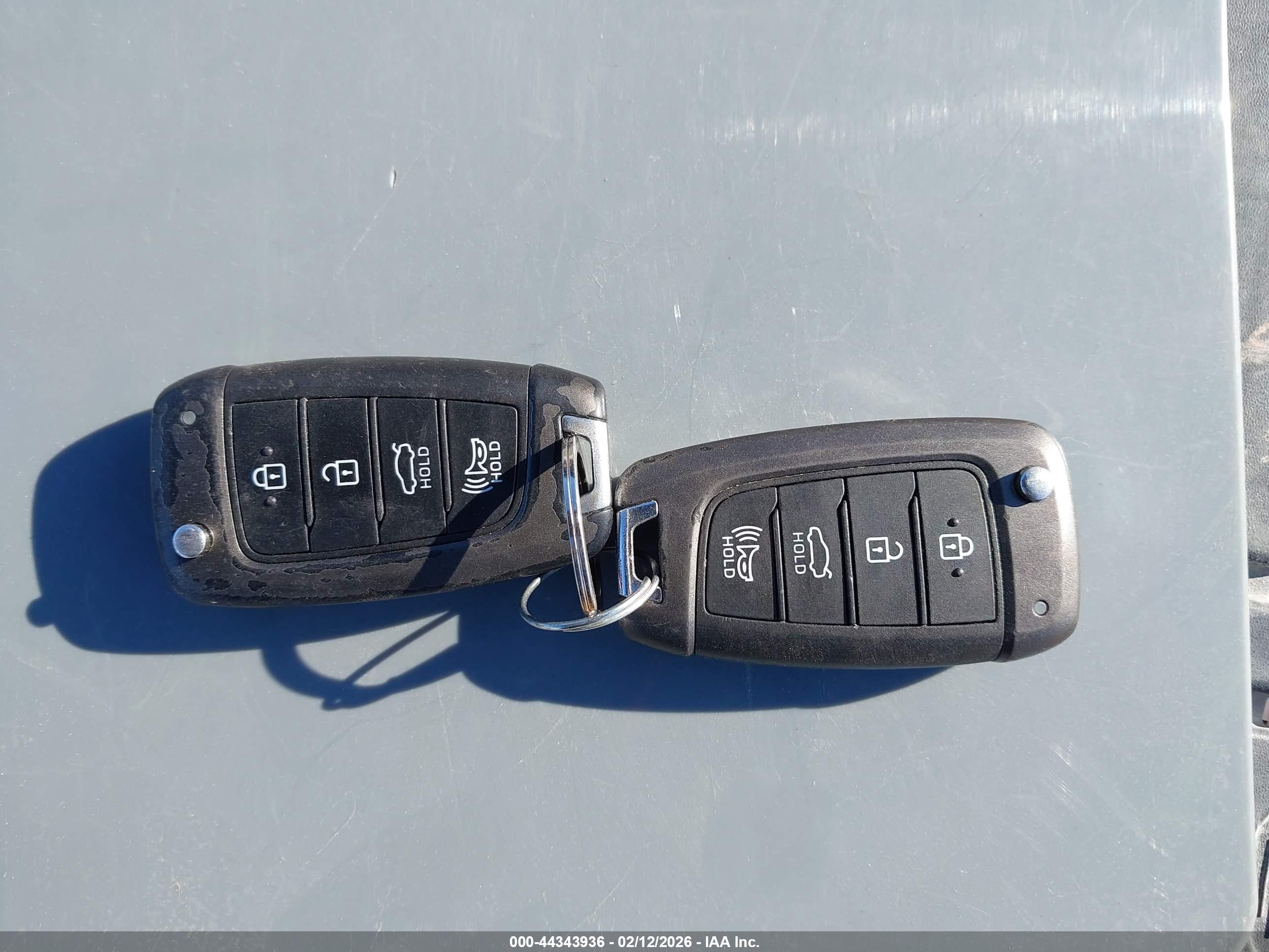HYUNDAI ACCENT image 11