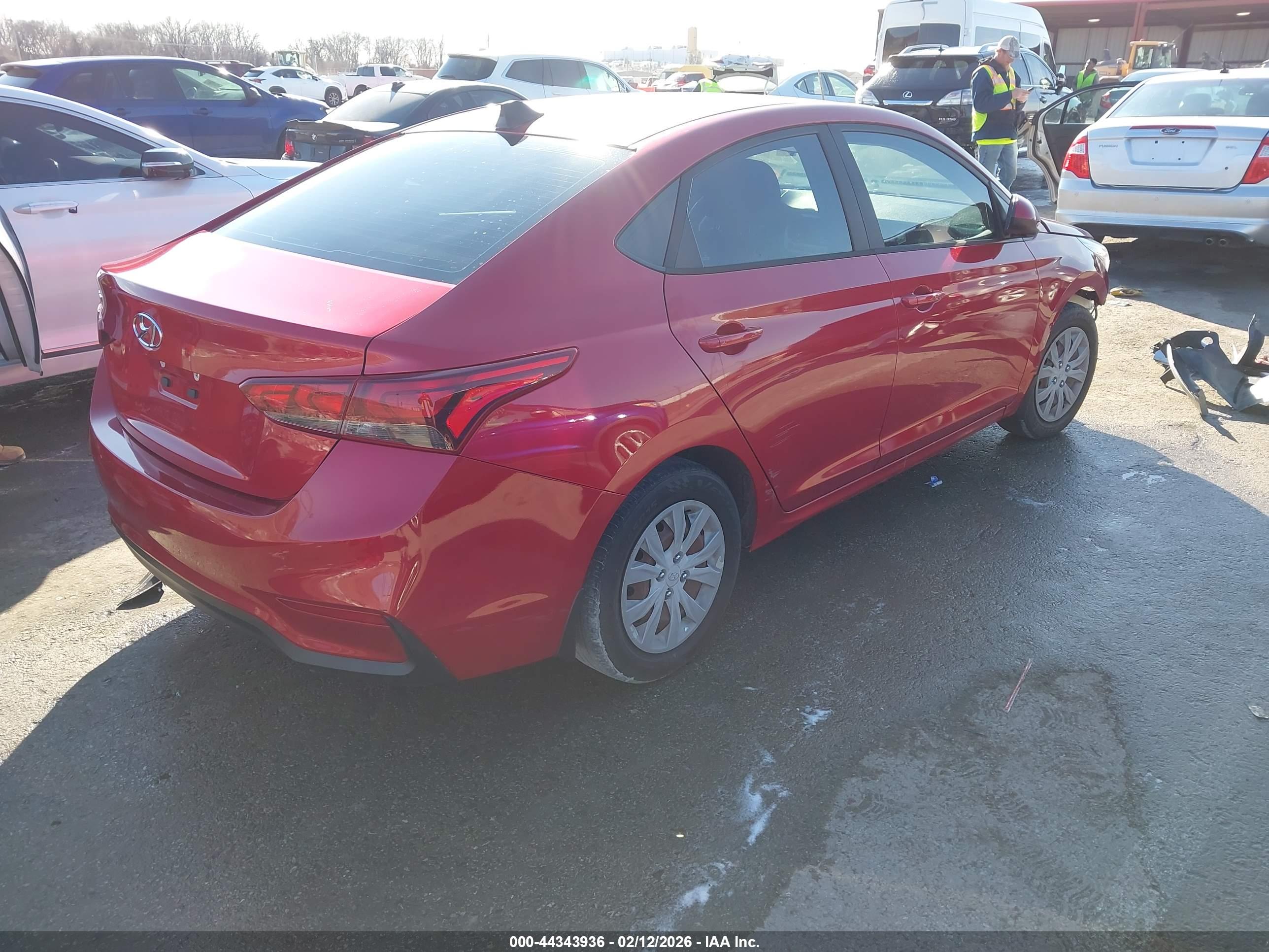 HYUNDAI ACCENT image 4