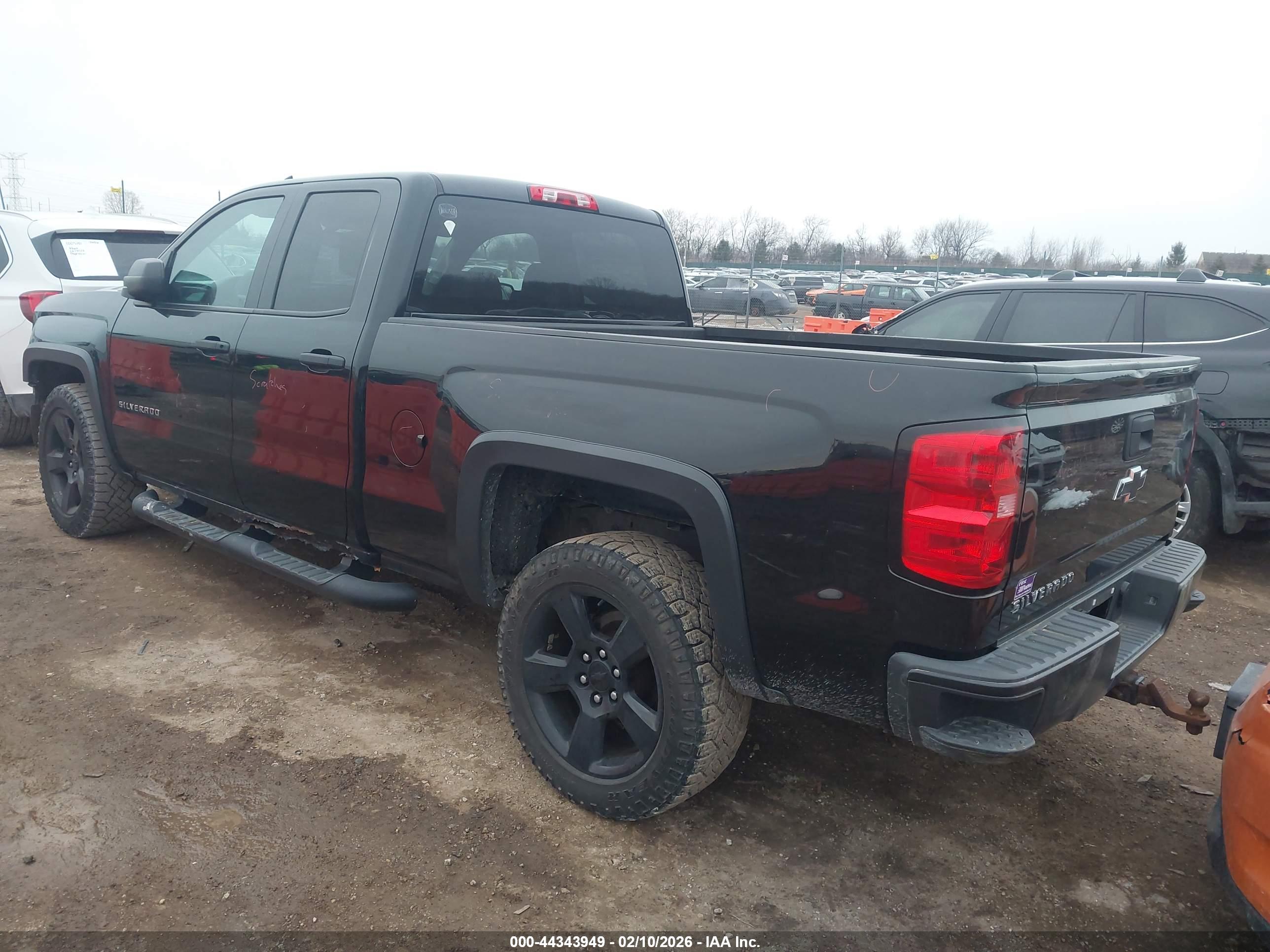 CHEVROLET SILVERADO image 3