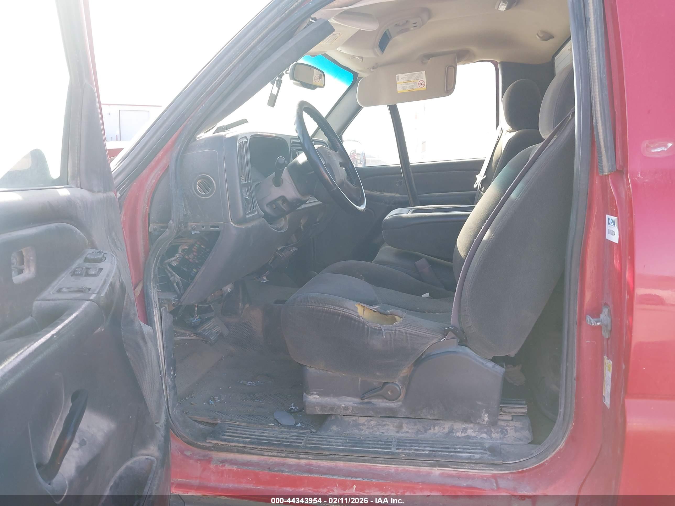 CHEVROLET SILVERADO image 5