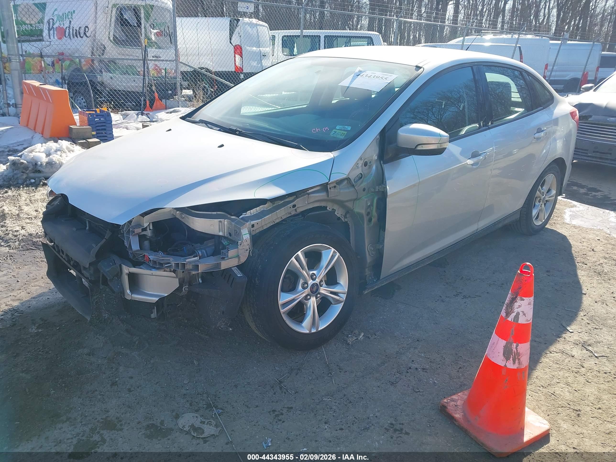 FORD FOCUS image 2