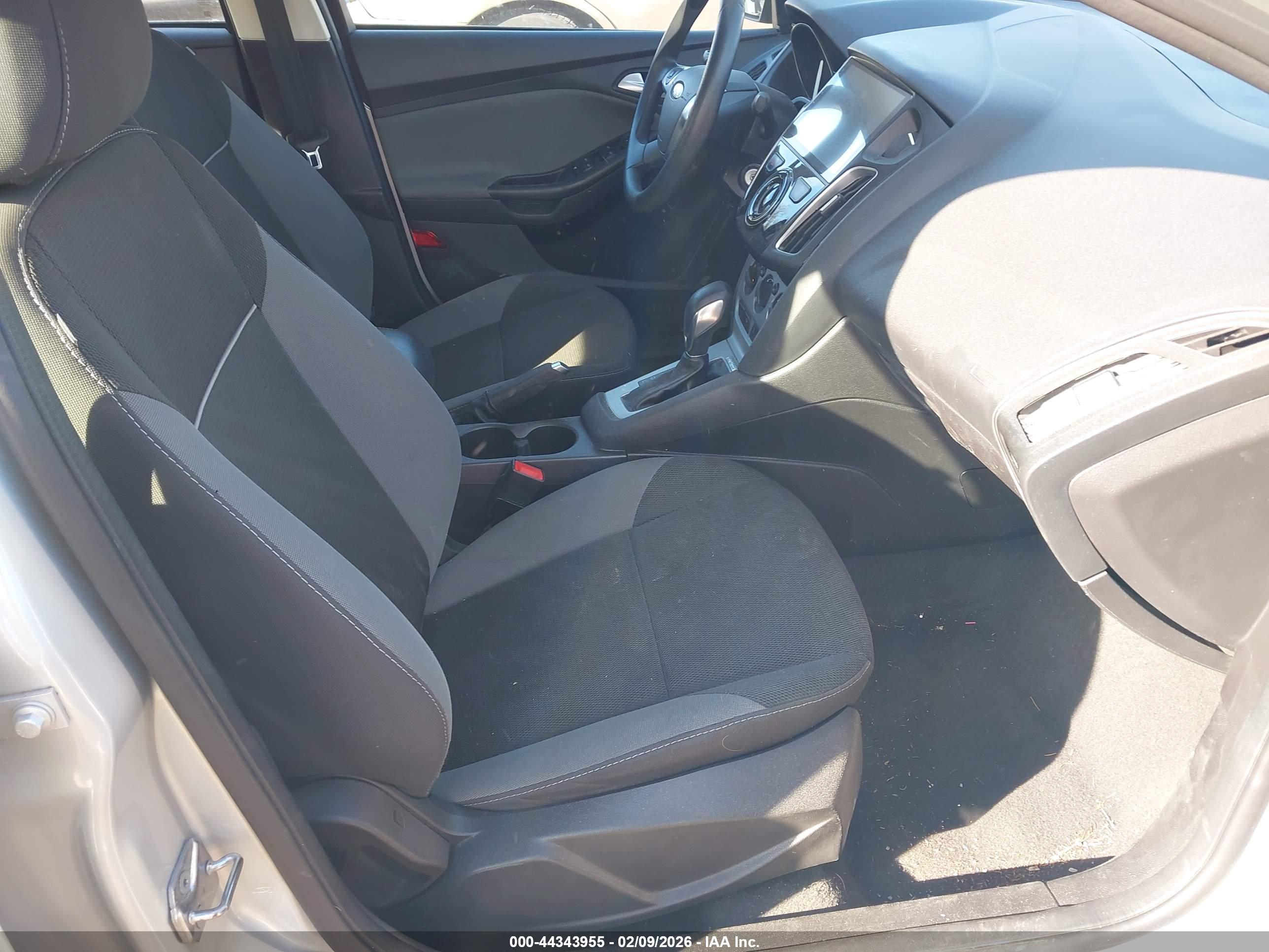 FORD FOCUS image 5