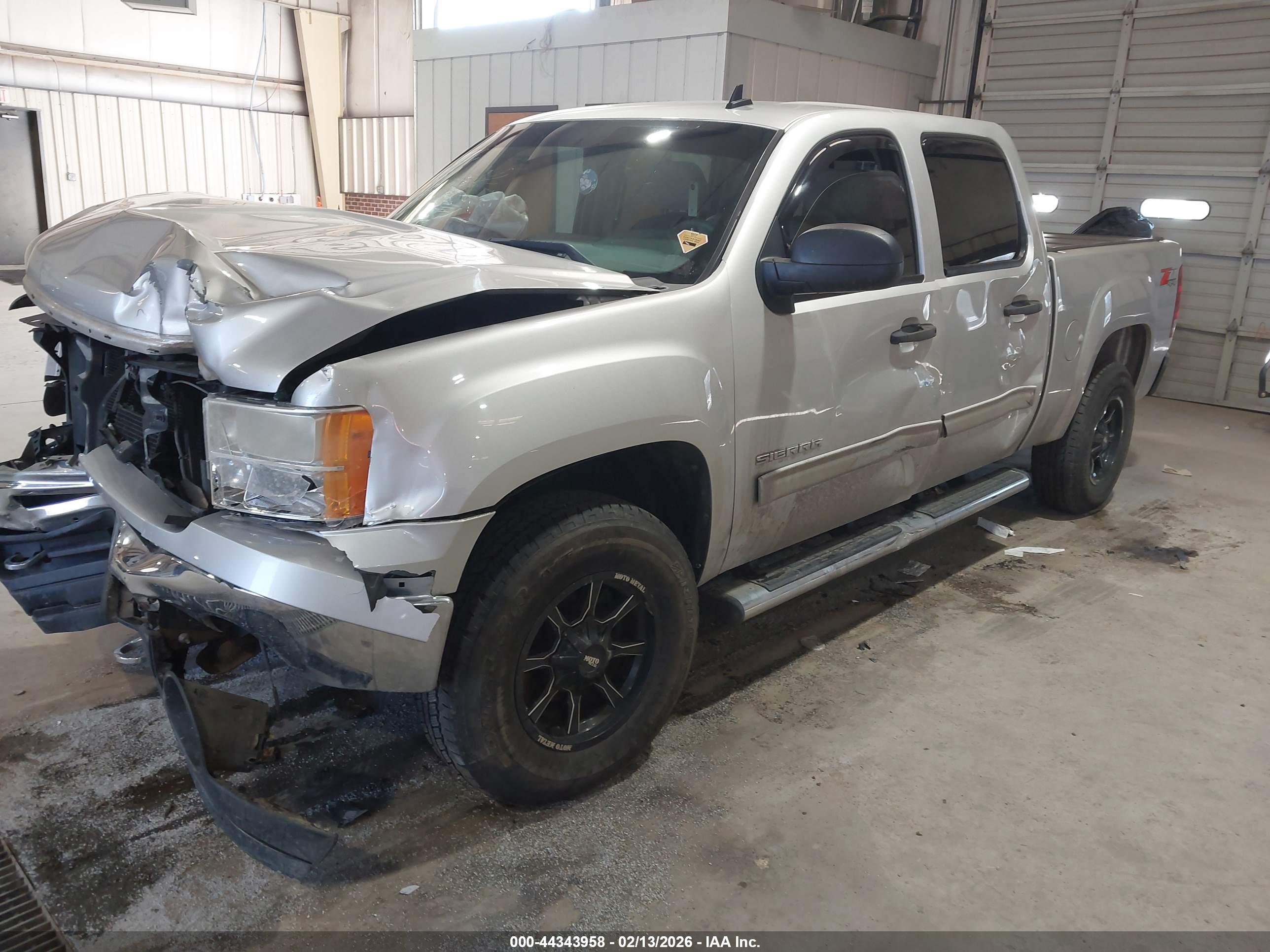 GMC SIERRA image 2