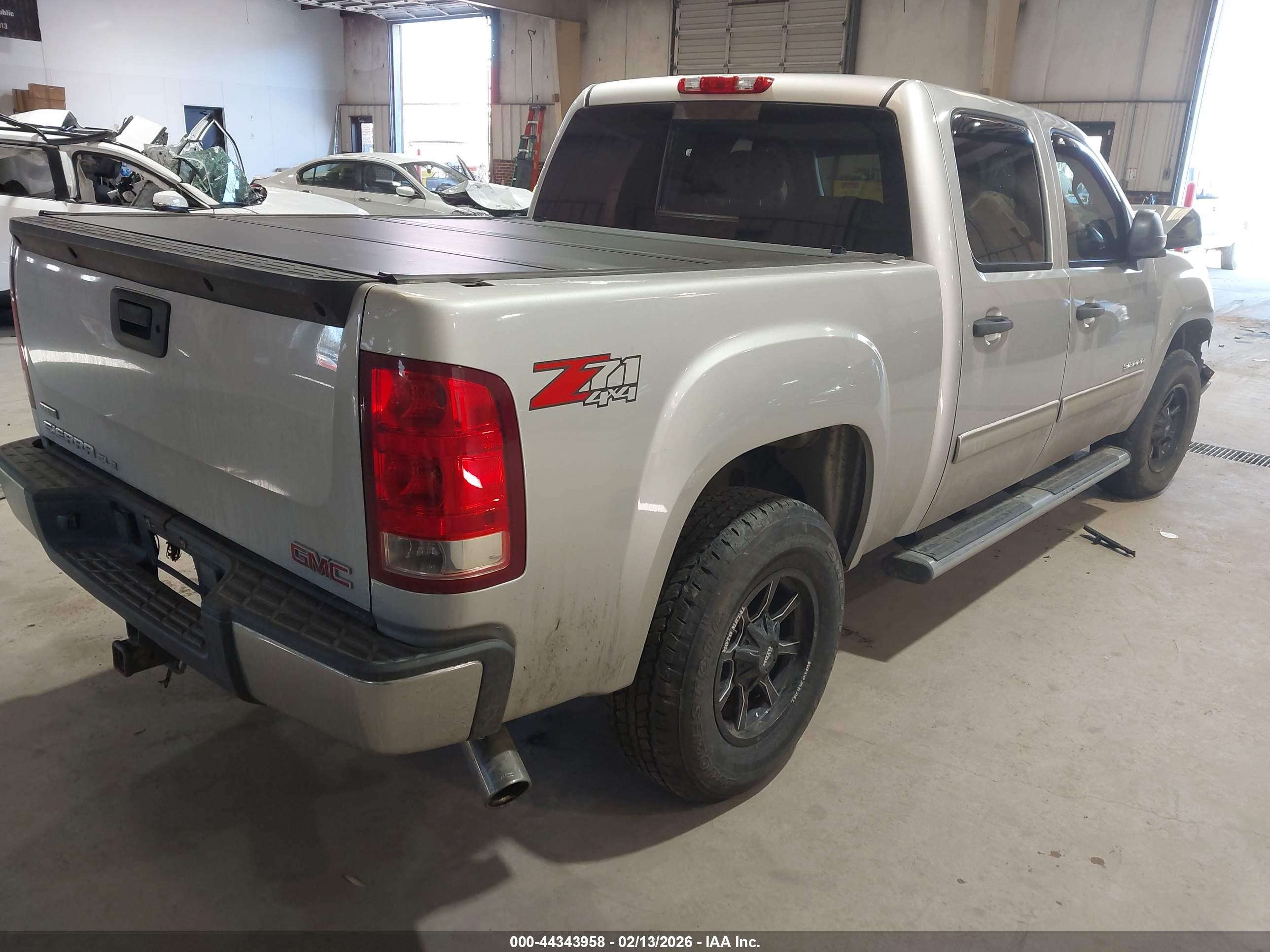 GMC SIERRA image 4
