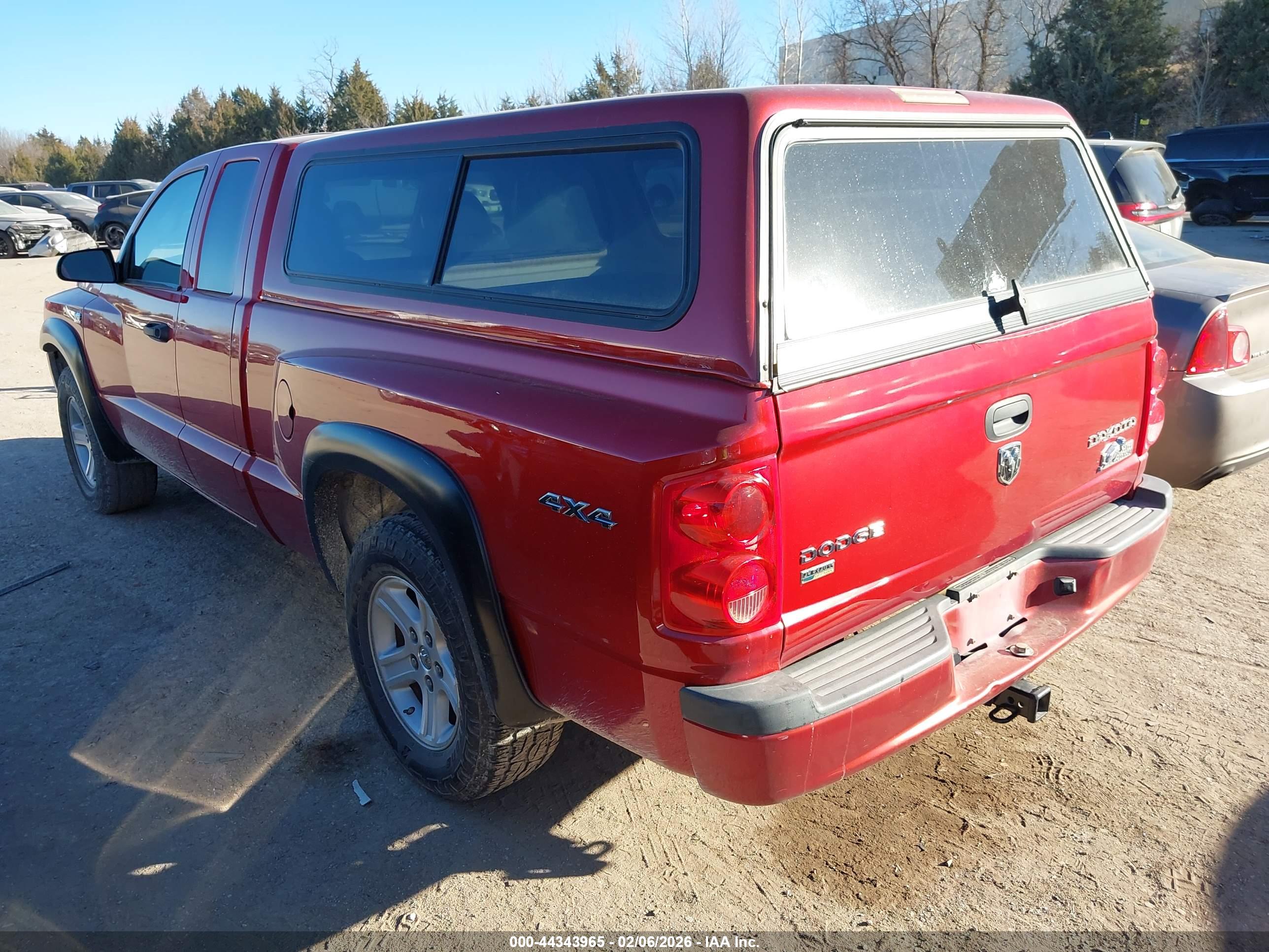 DODGE DAKOTA image 3
