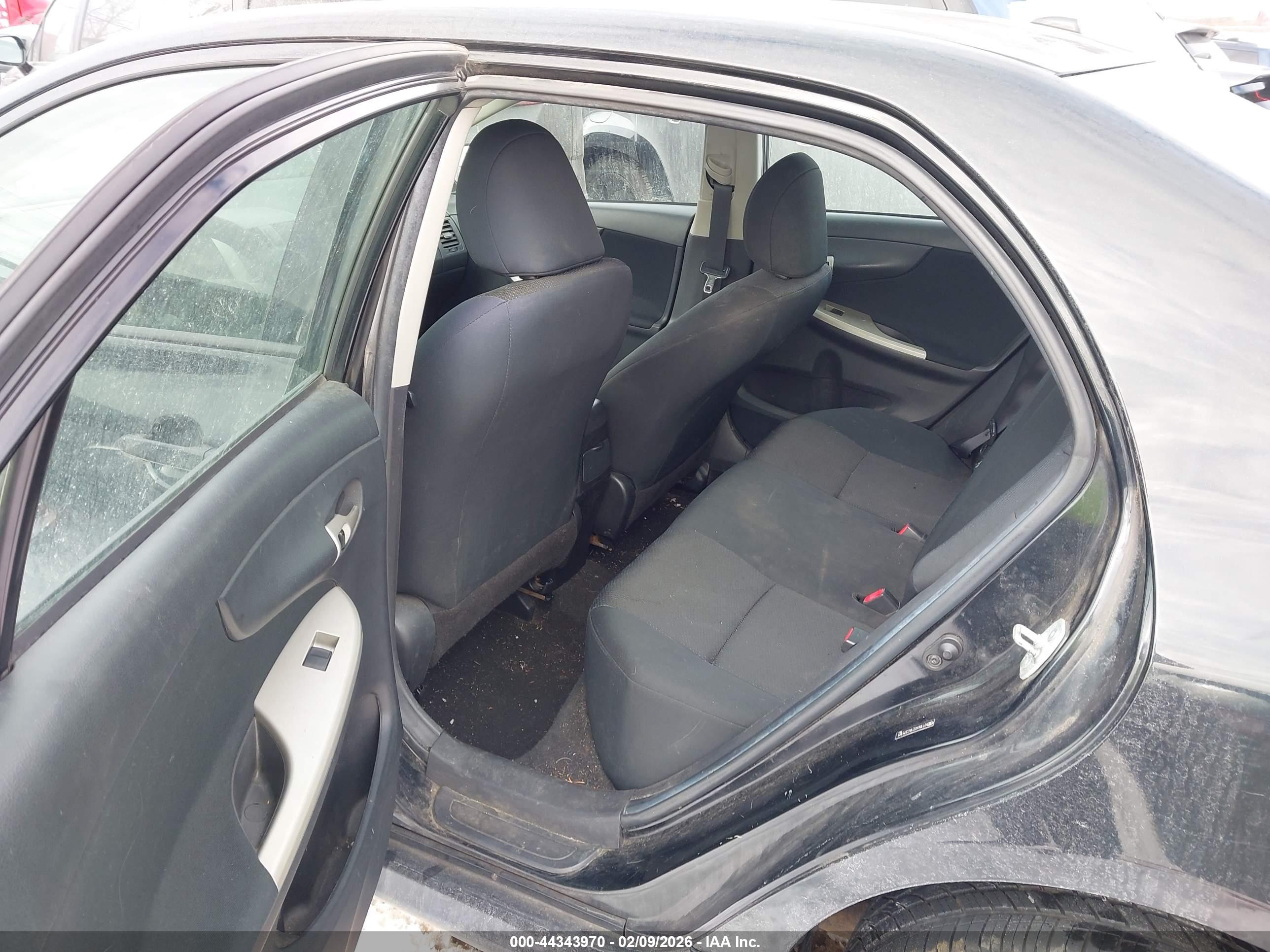 TOYOTA COROLLA image 8