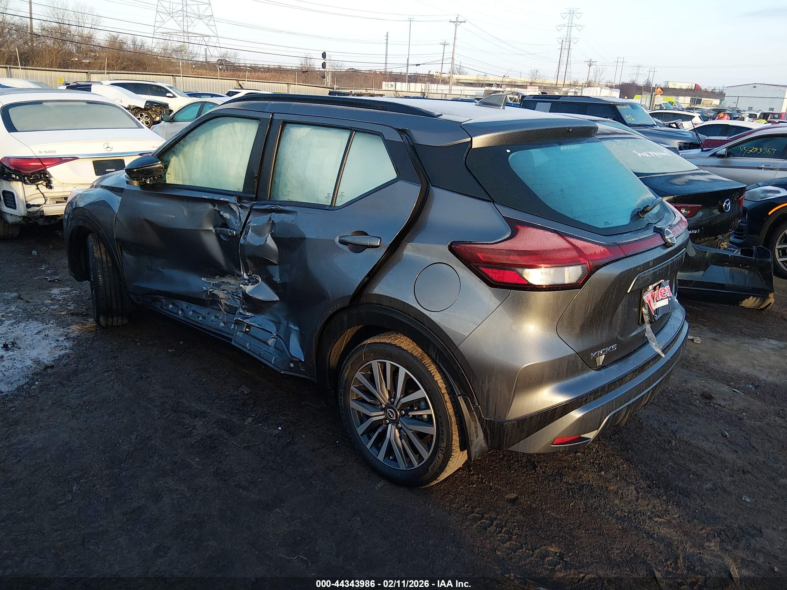 NISSAN KICKS image 3