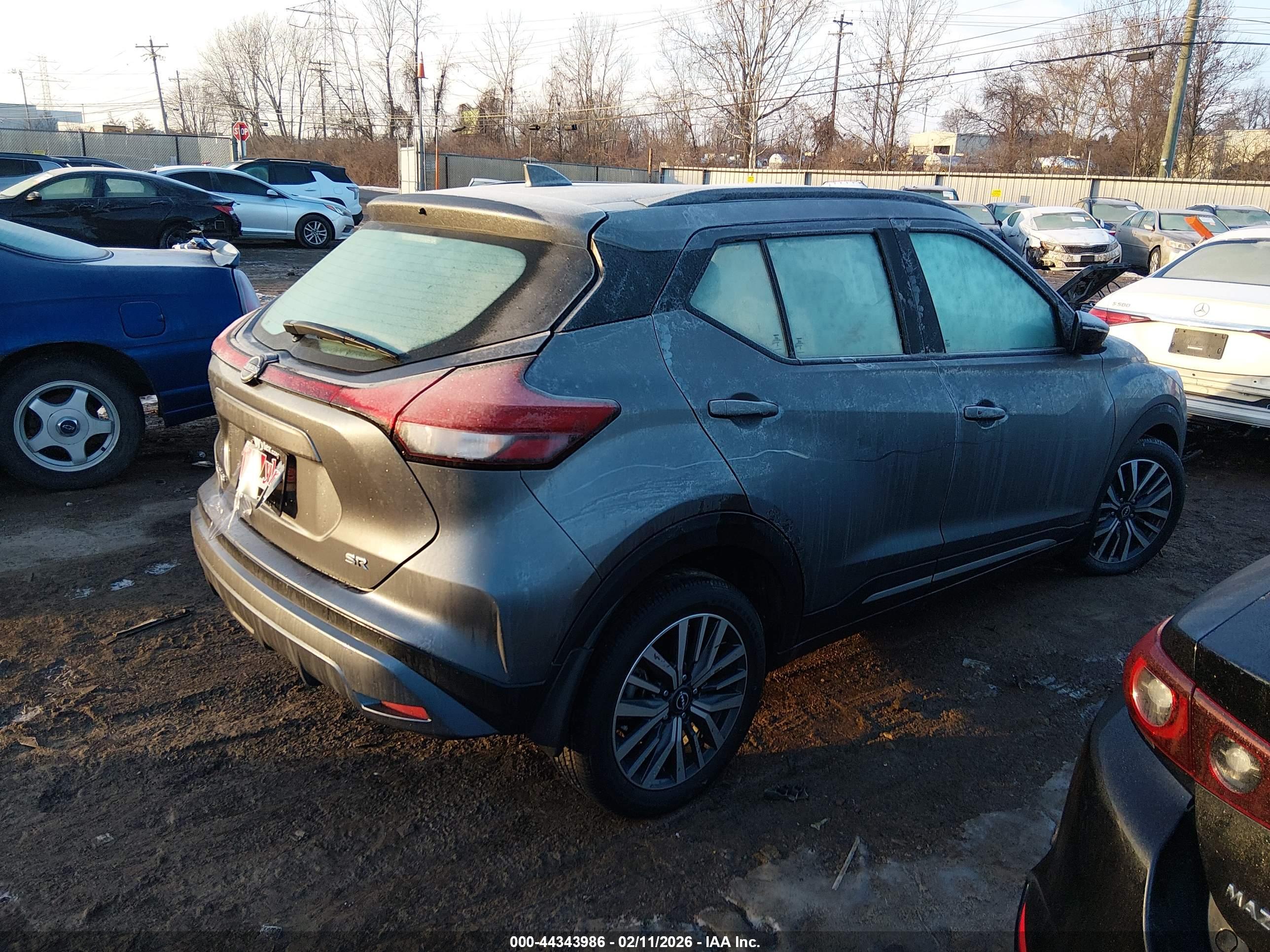 NISSAN KICKS image 4