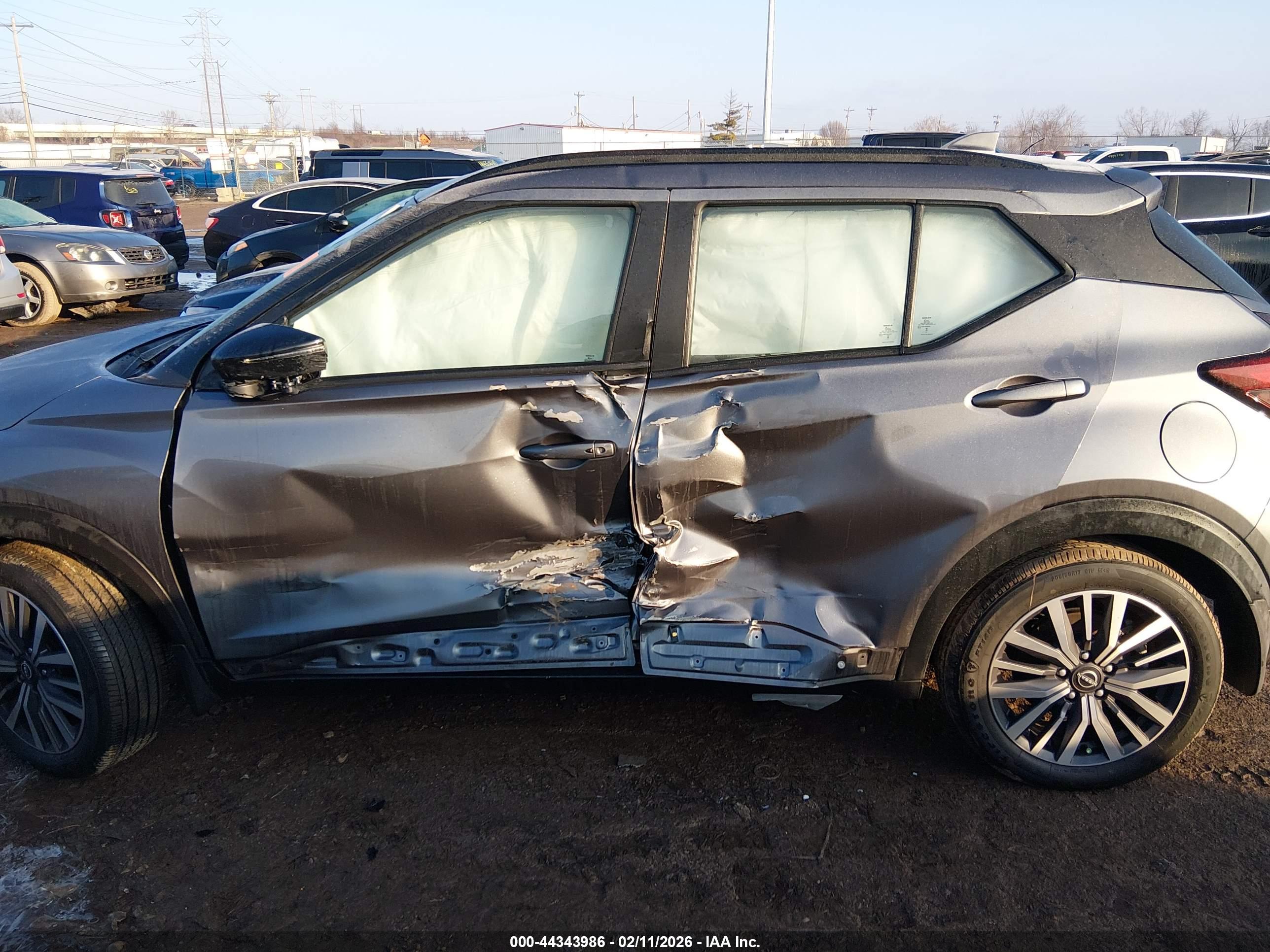 NISSAN KICKS image 6