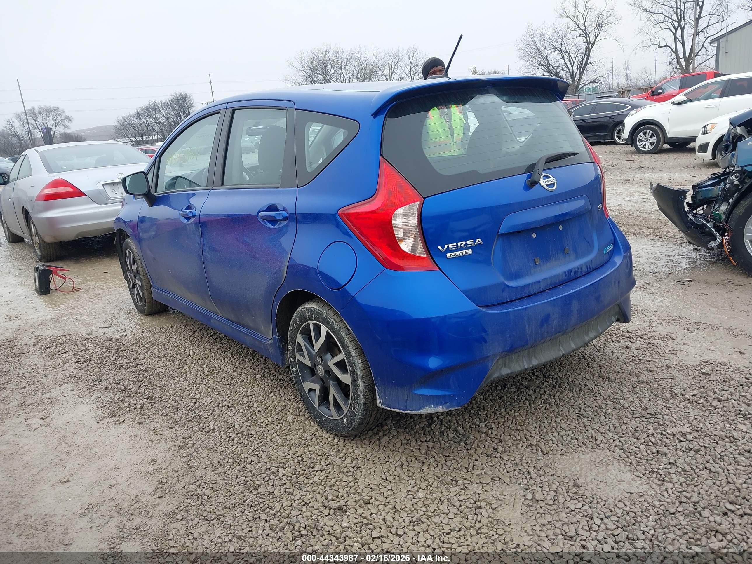 NISSAN VERSA image 3