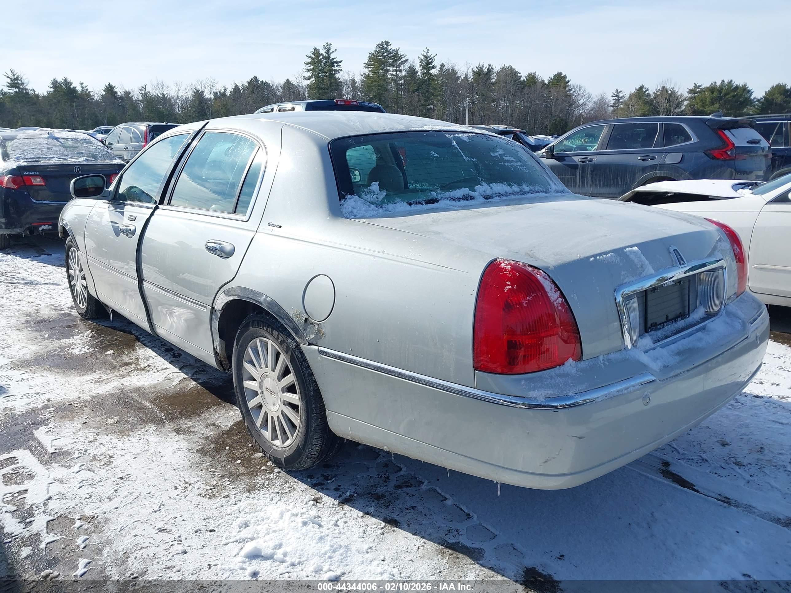 LINCOLN TOWN image 3