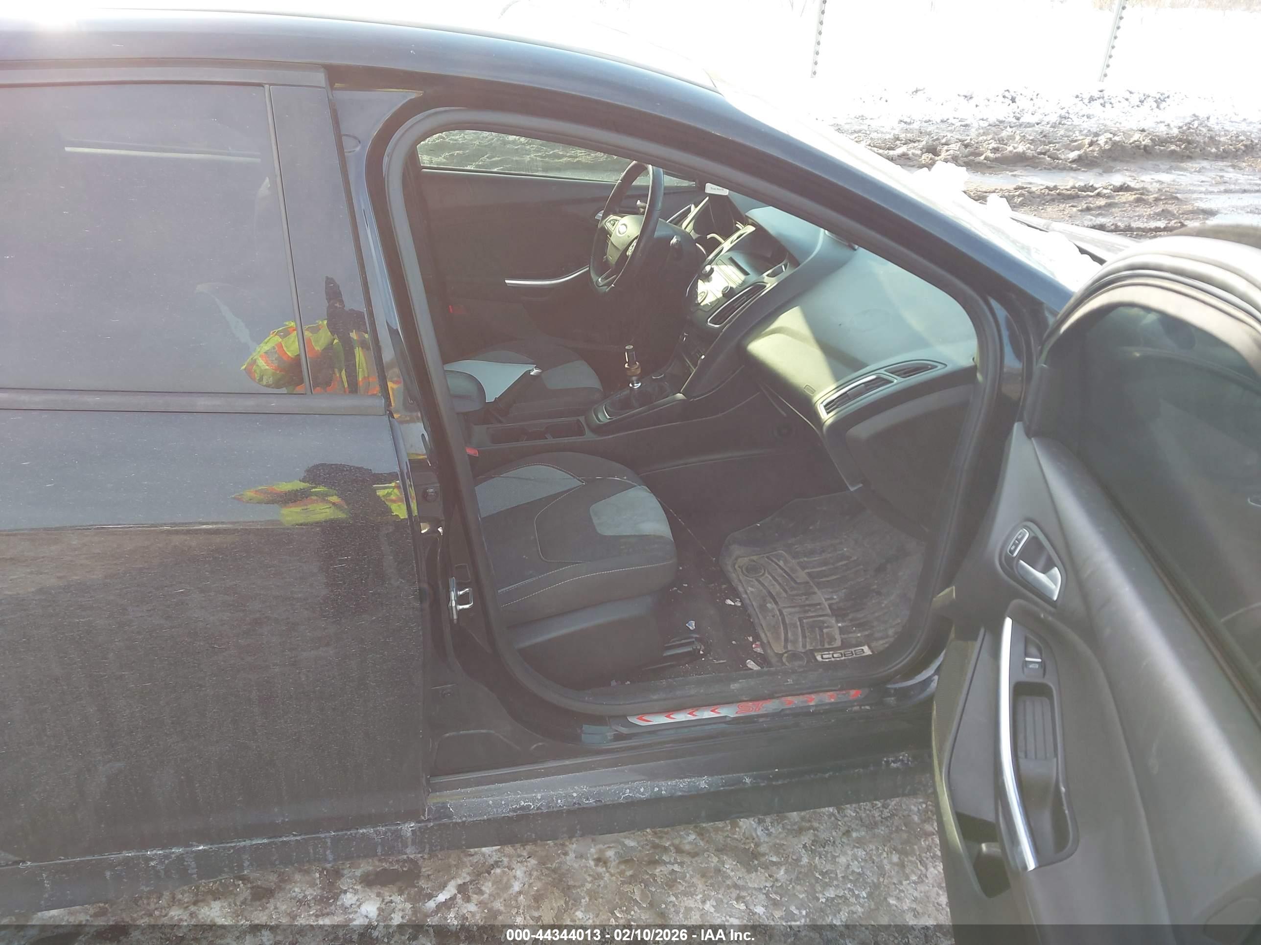 FORD FOCUS image 5