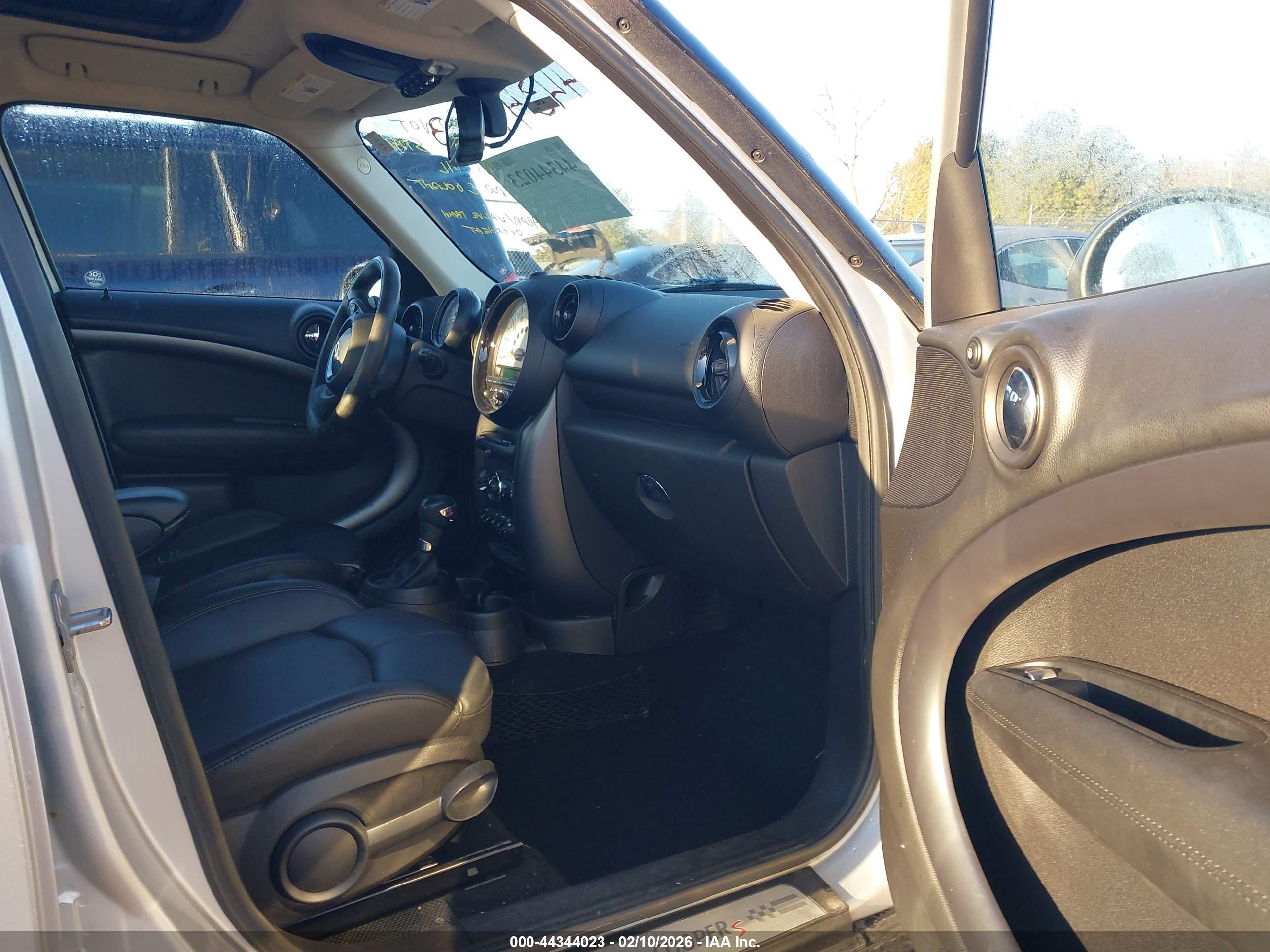 MINI COUNTRYMAN image 5