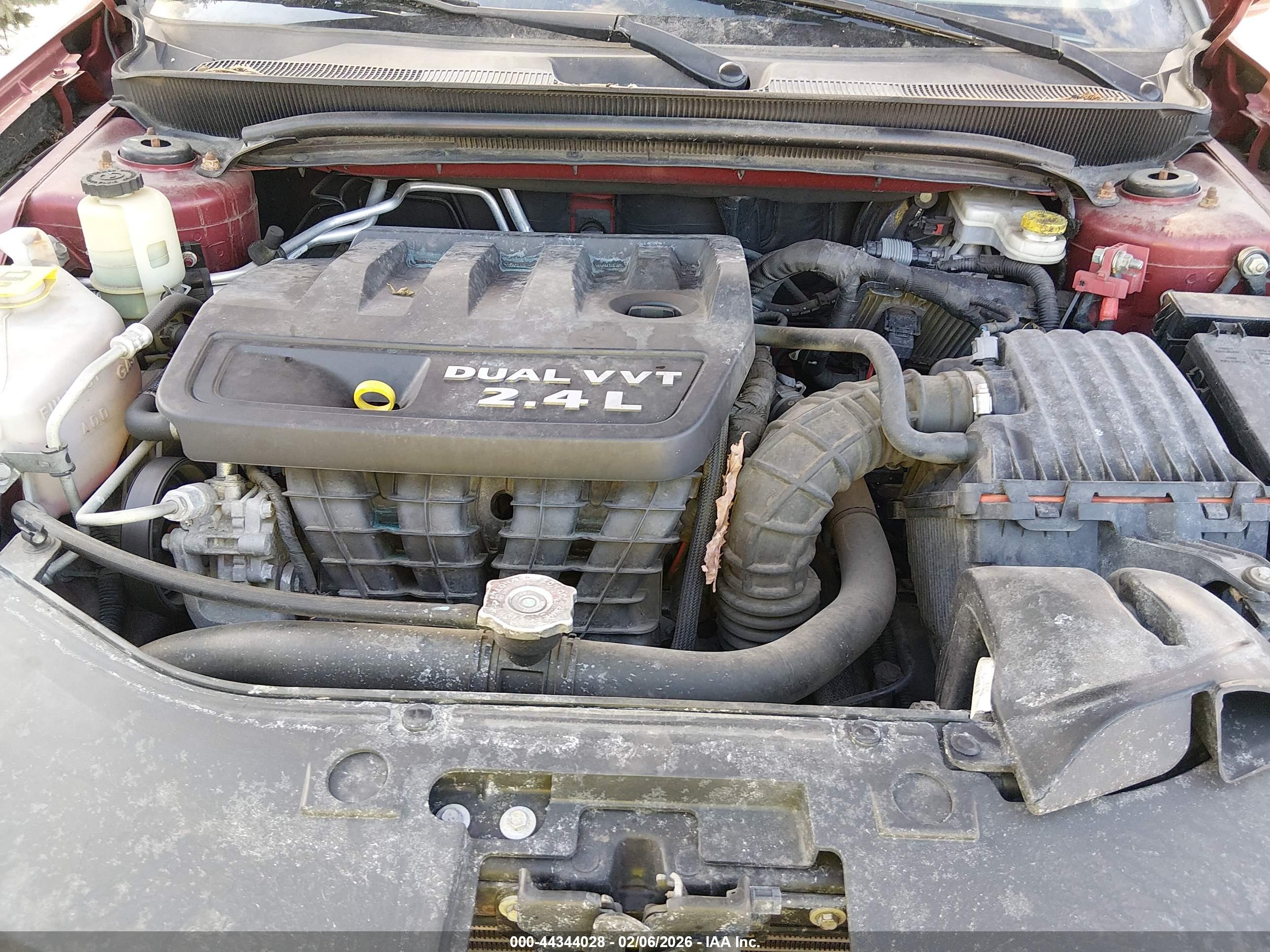 CHRYSLER 200 image 10