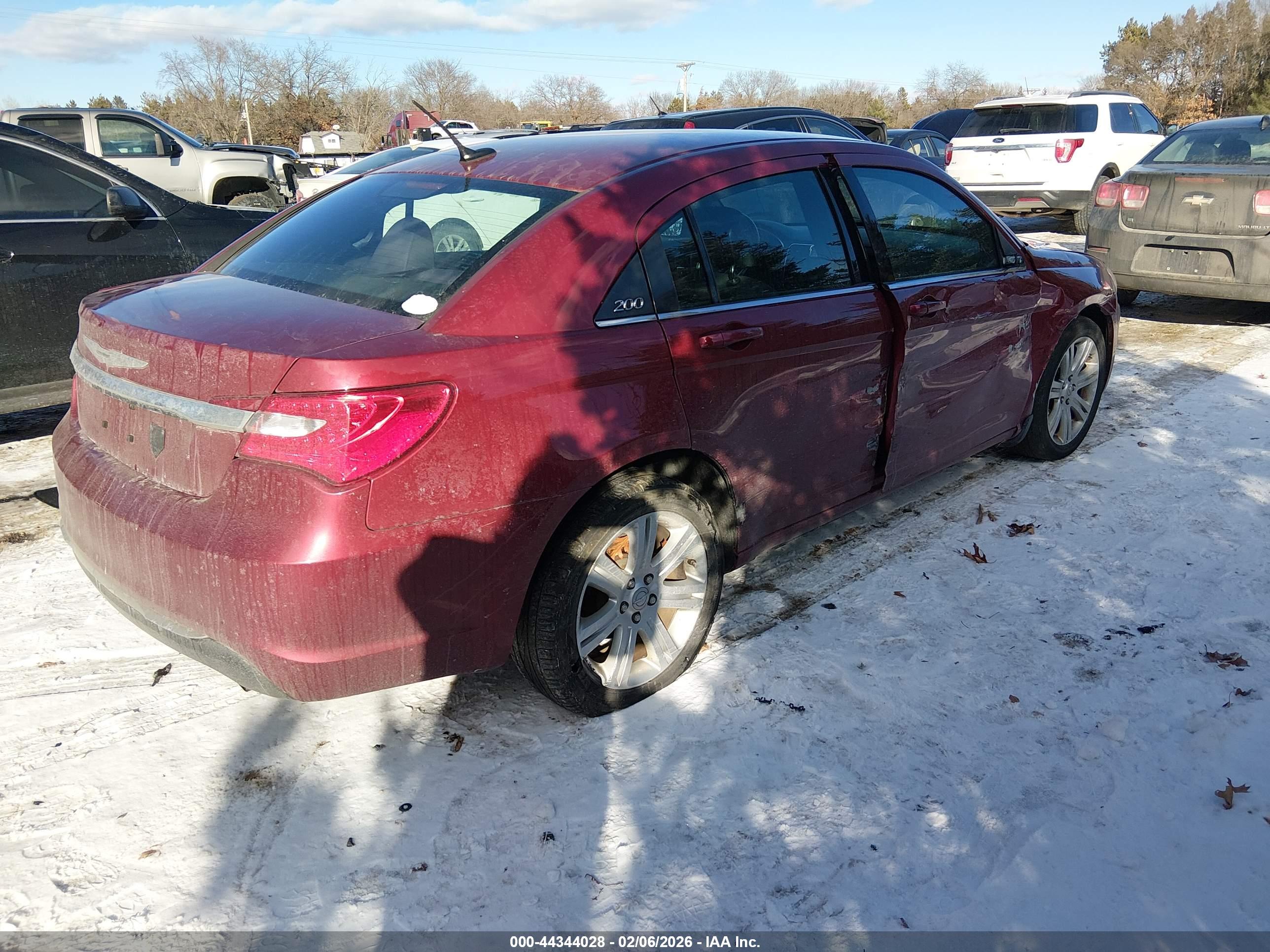 CHRYSLER 200 image 4