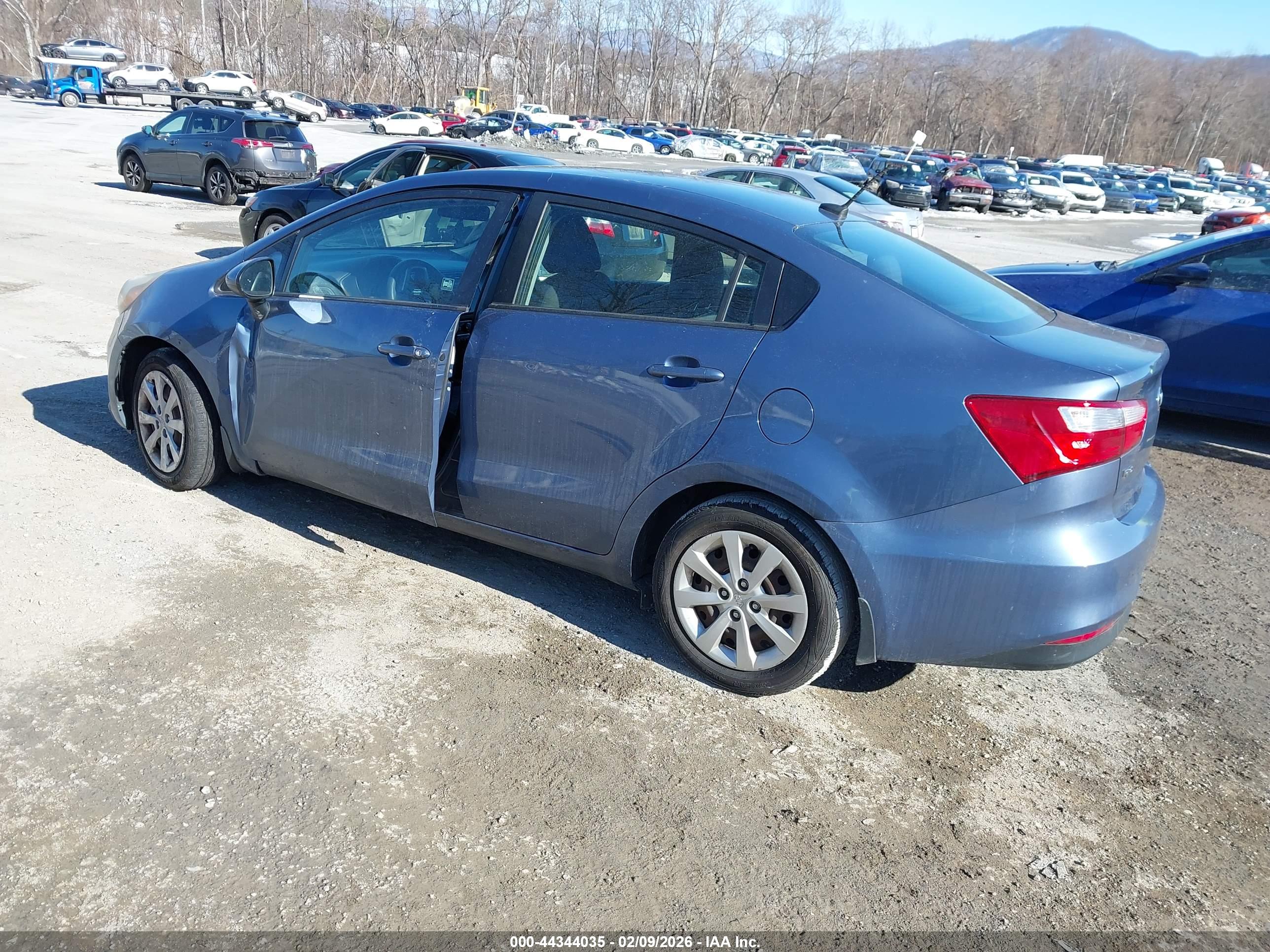 KIA RIO image 3