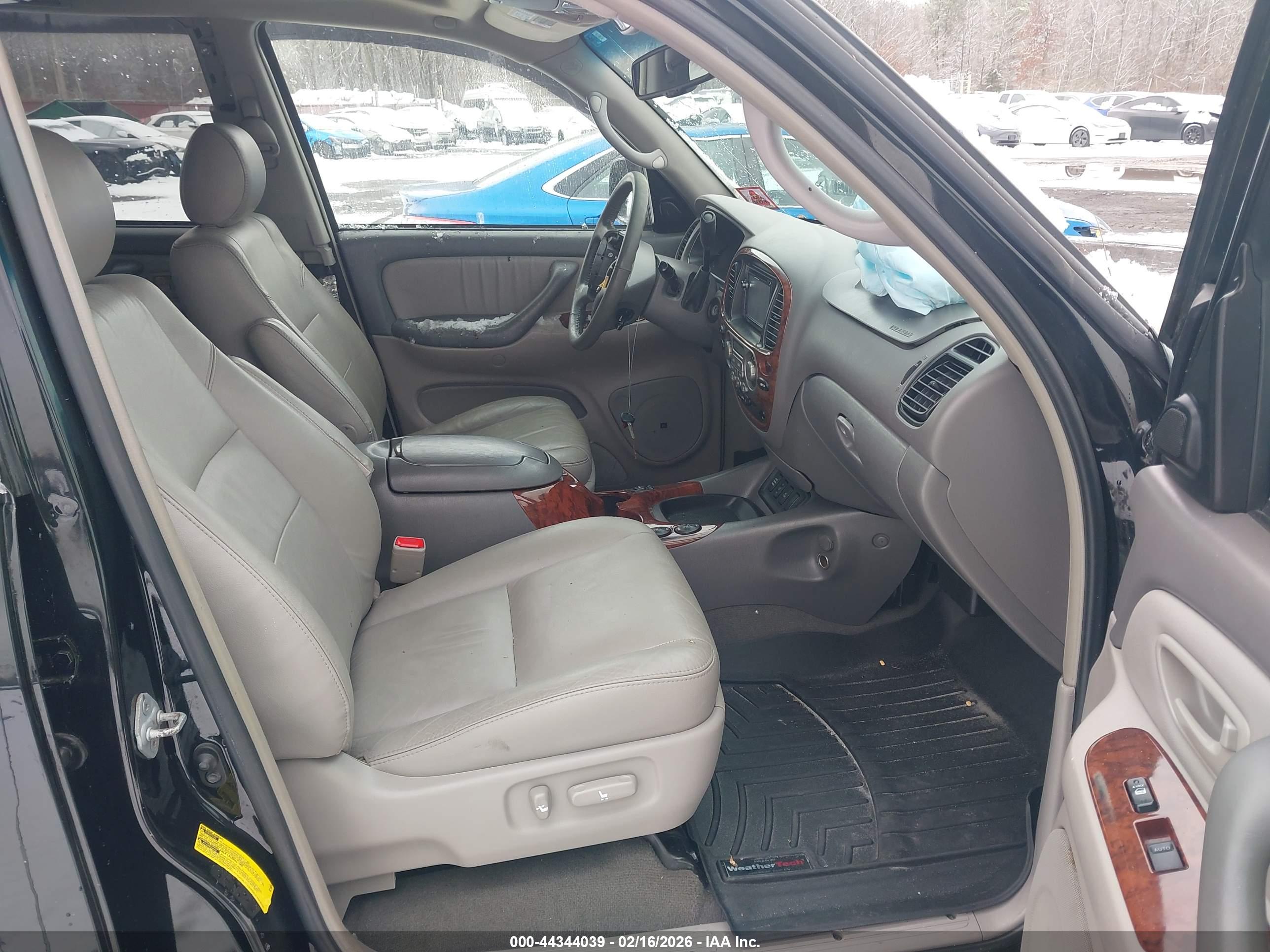 TOYOTA SEQUOIA image 5